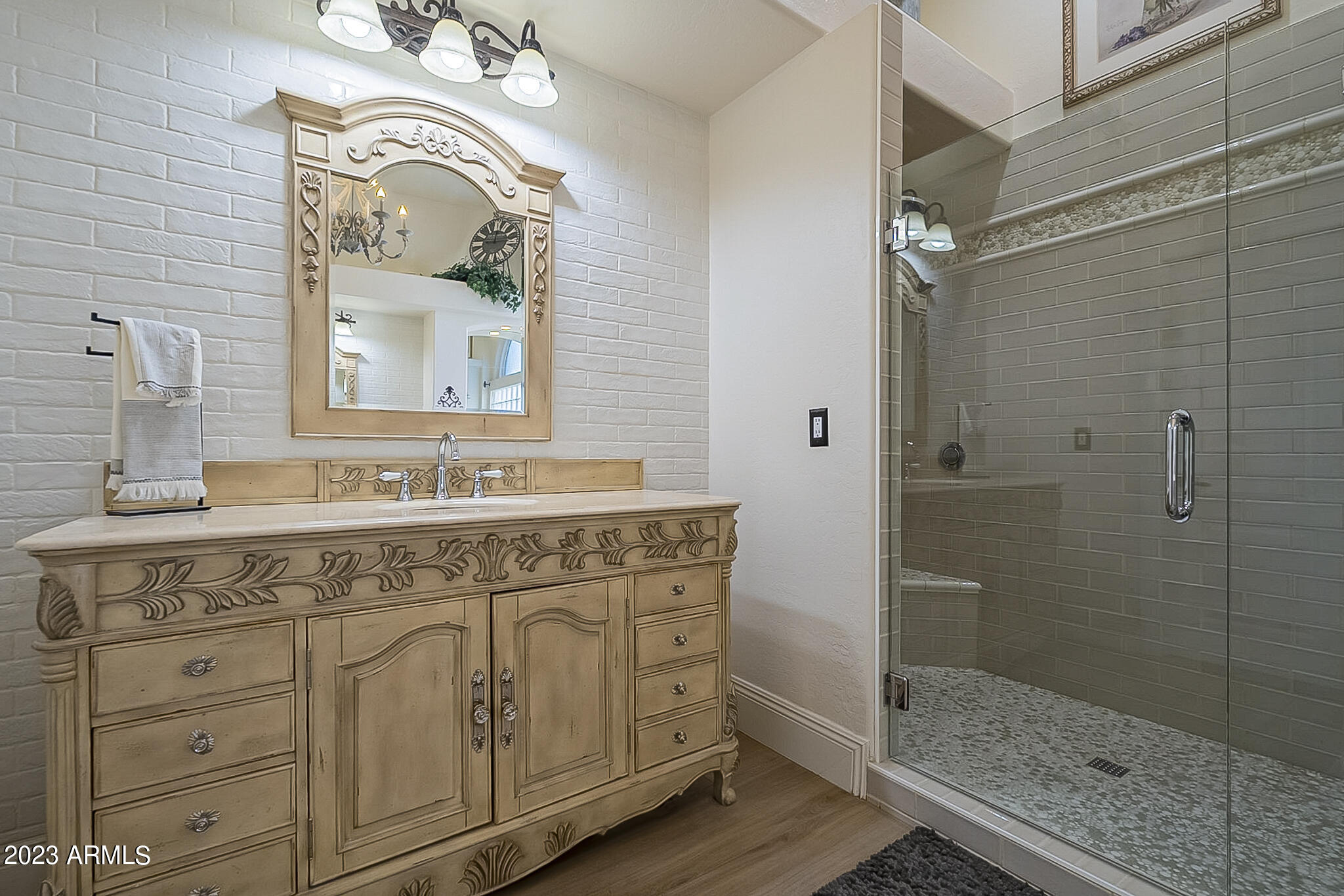 3227 E ENCANTO Street