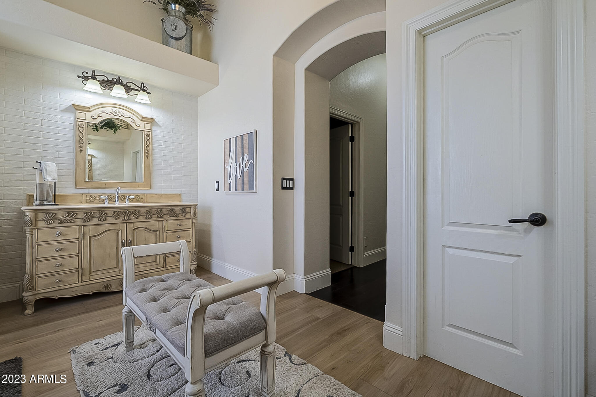 3227 E ENCANTO Street