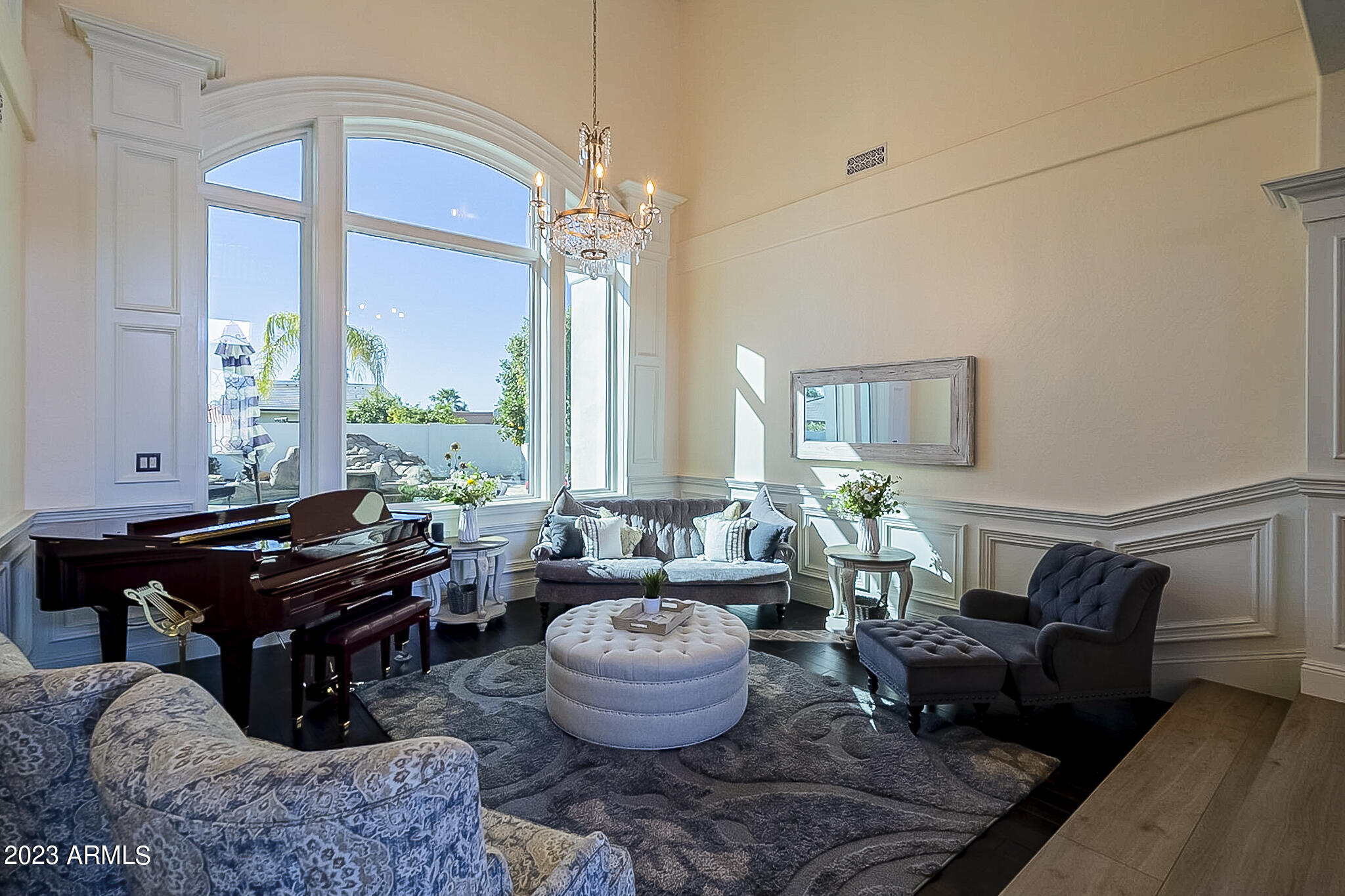 3227 E ENCANTO Street