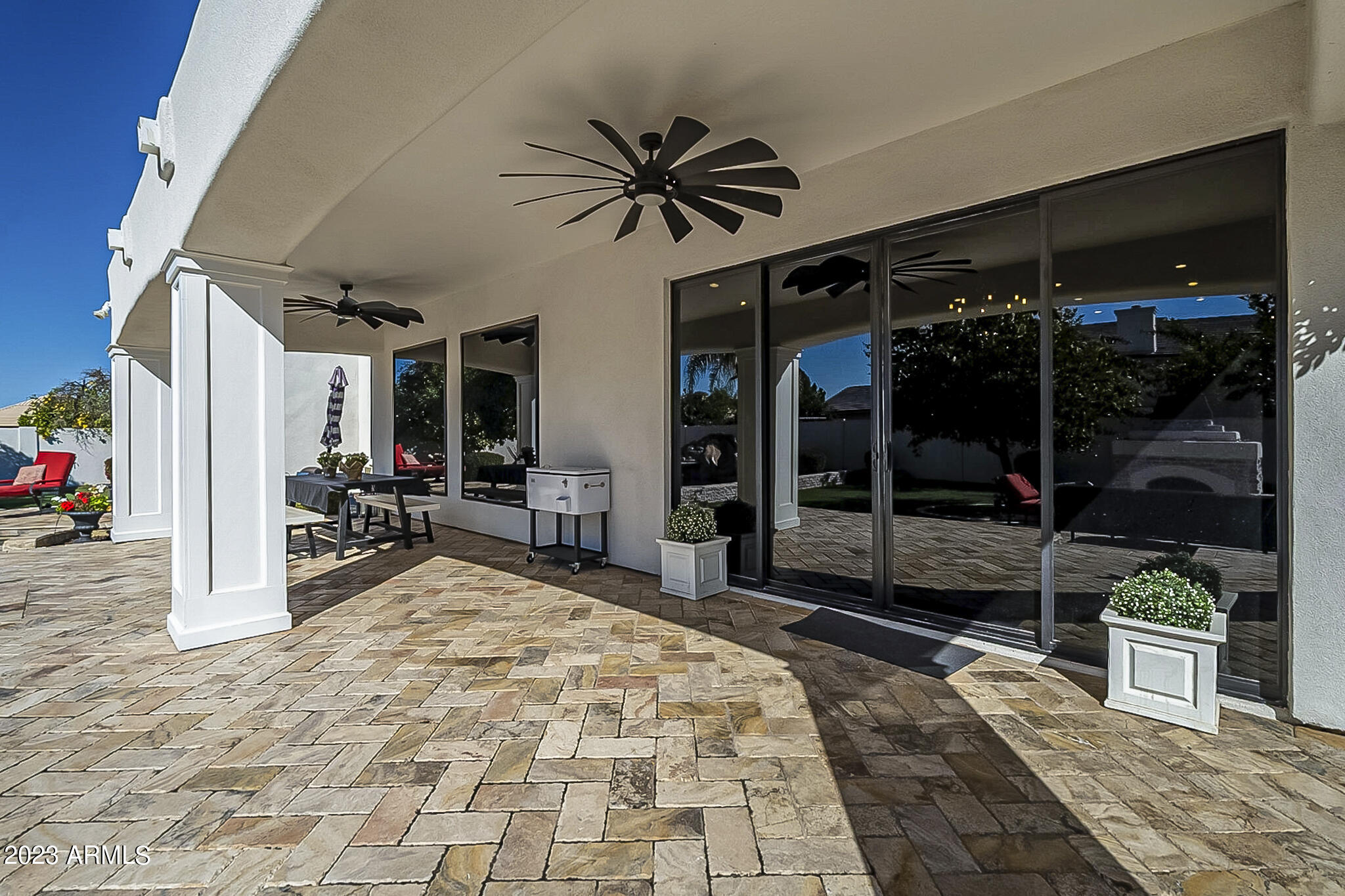 3227 E ENCANTO Street