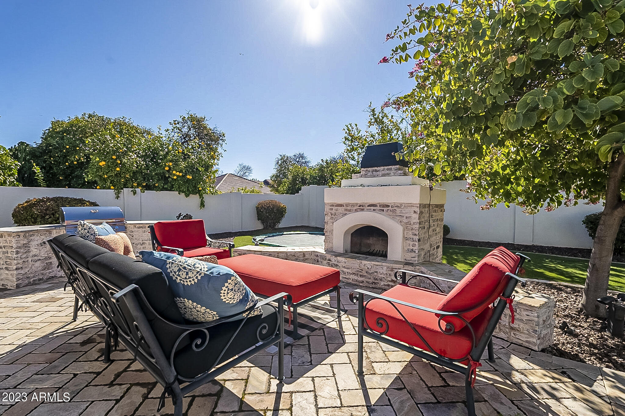 3227 E ENCANTO Street