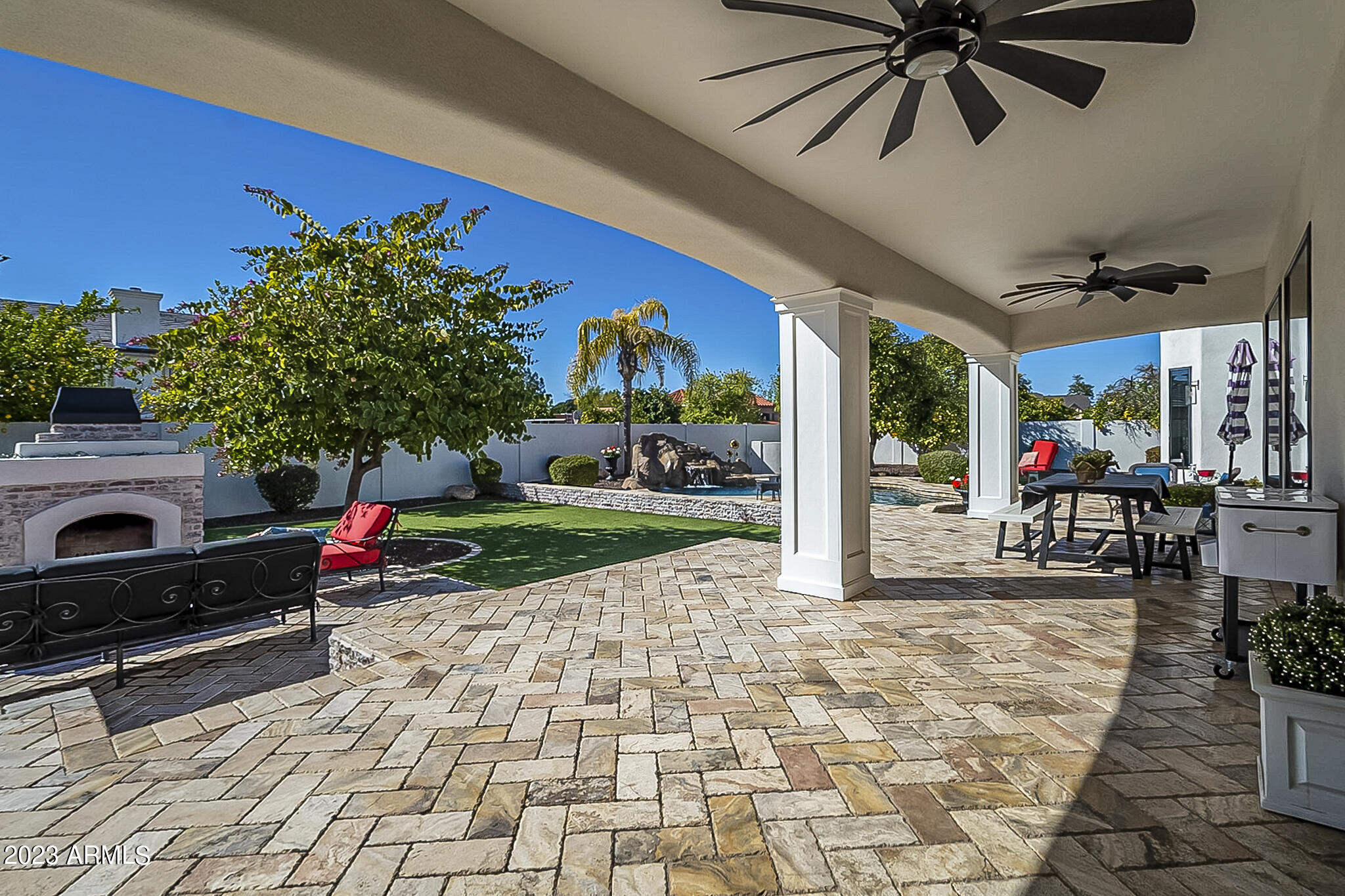 3227 E ENCANTO Street
