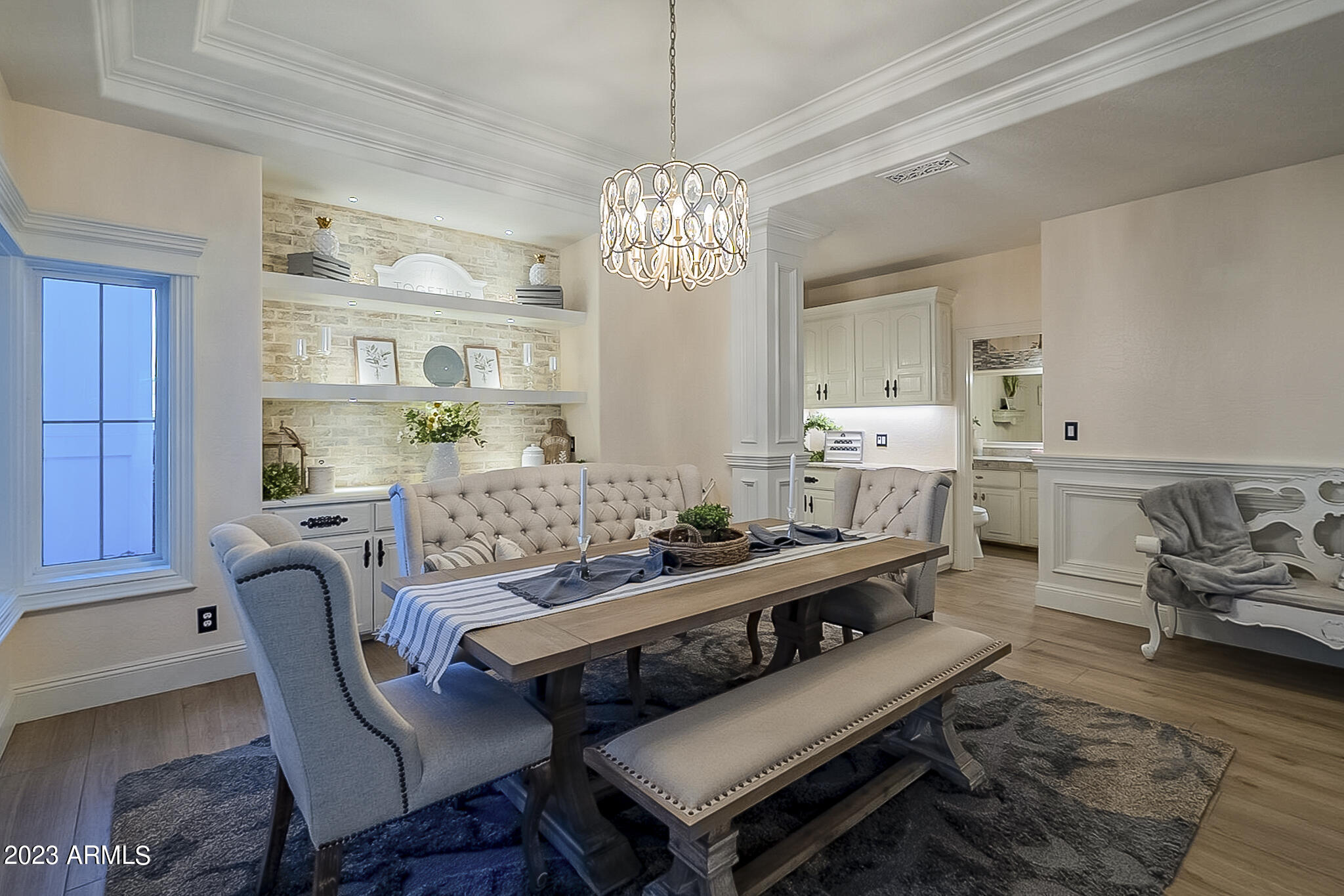 3227 E ENCANTO Street