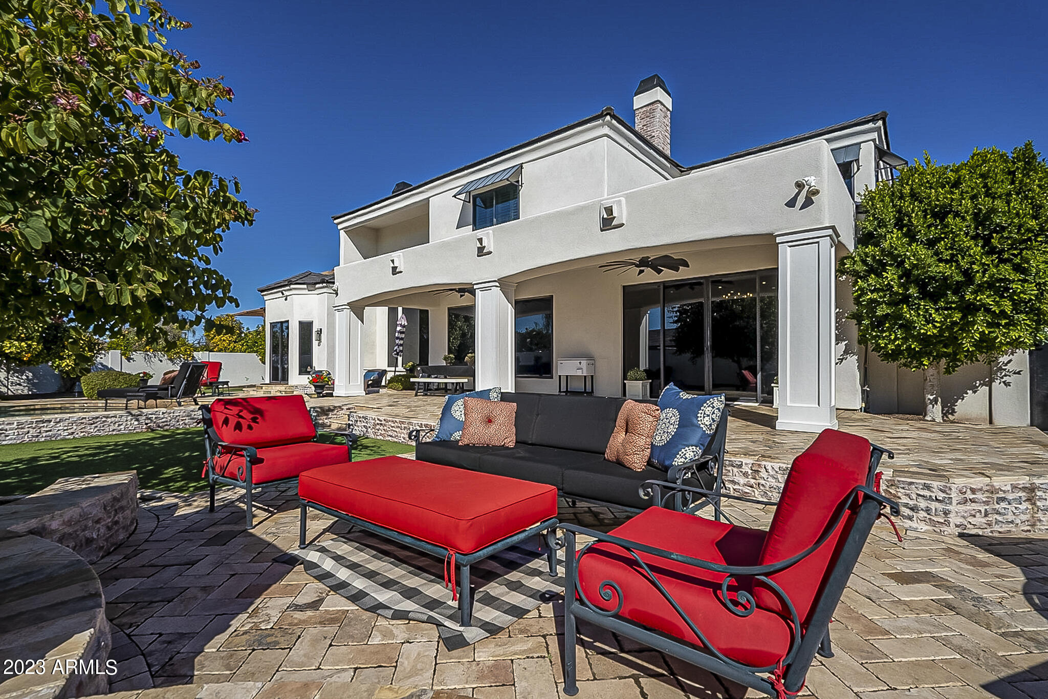 3227 E ENCANTO Street