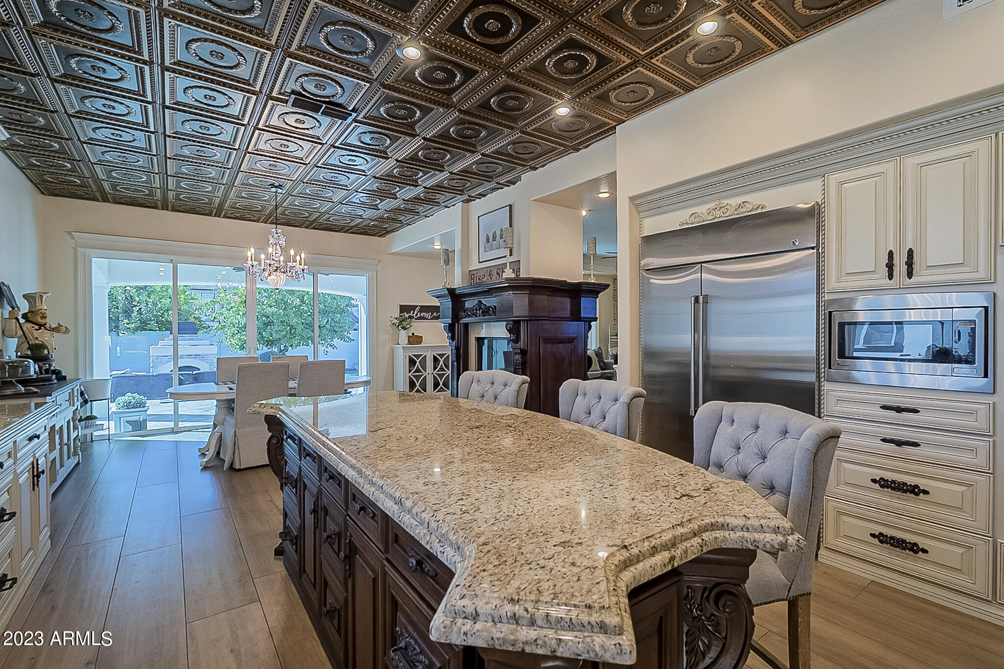 3227 E ENCANTO Street