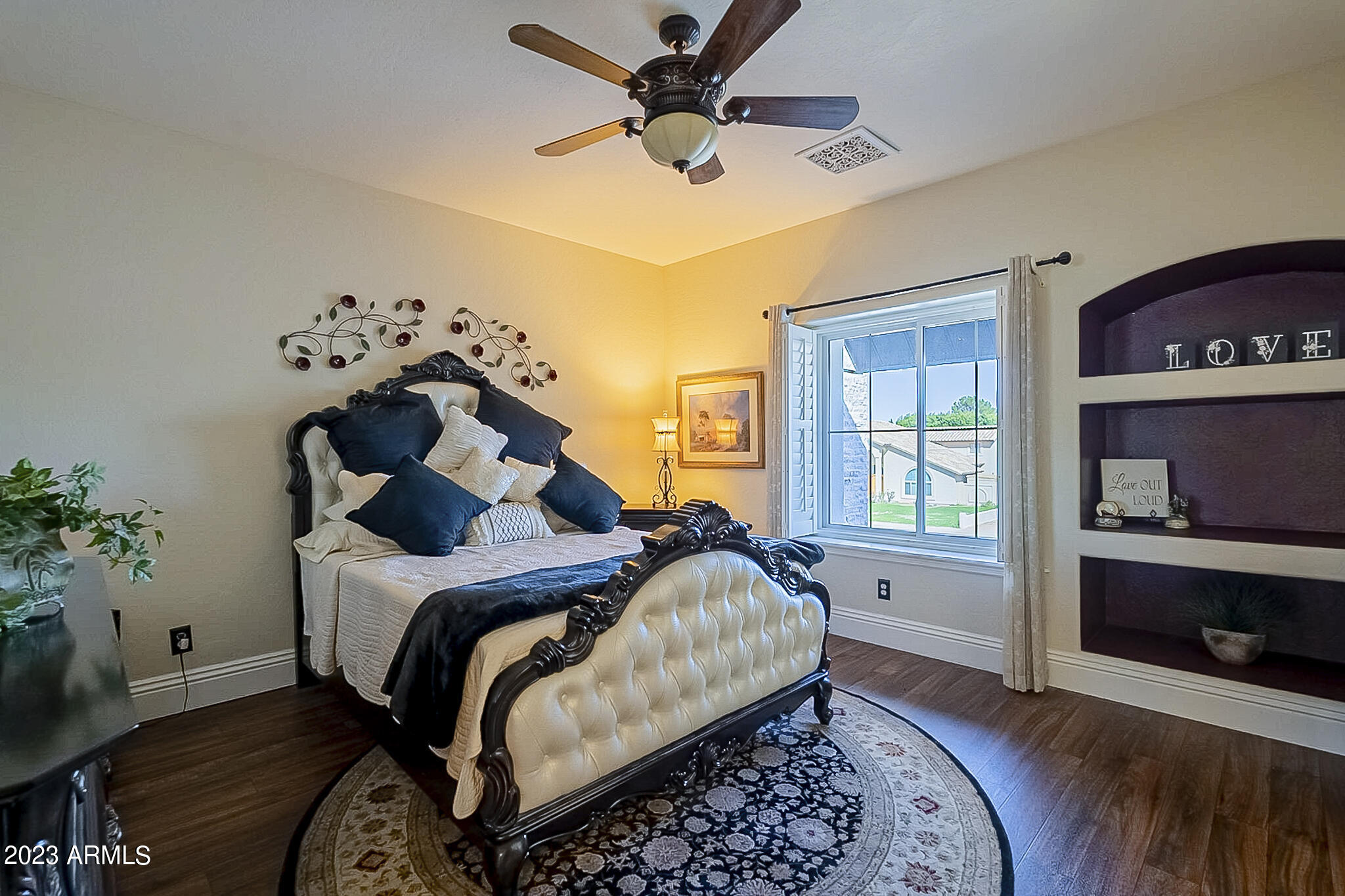 3227 E ENCANTO Street