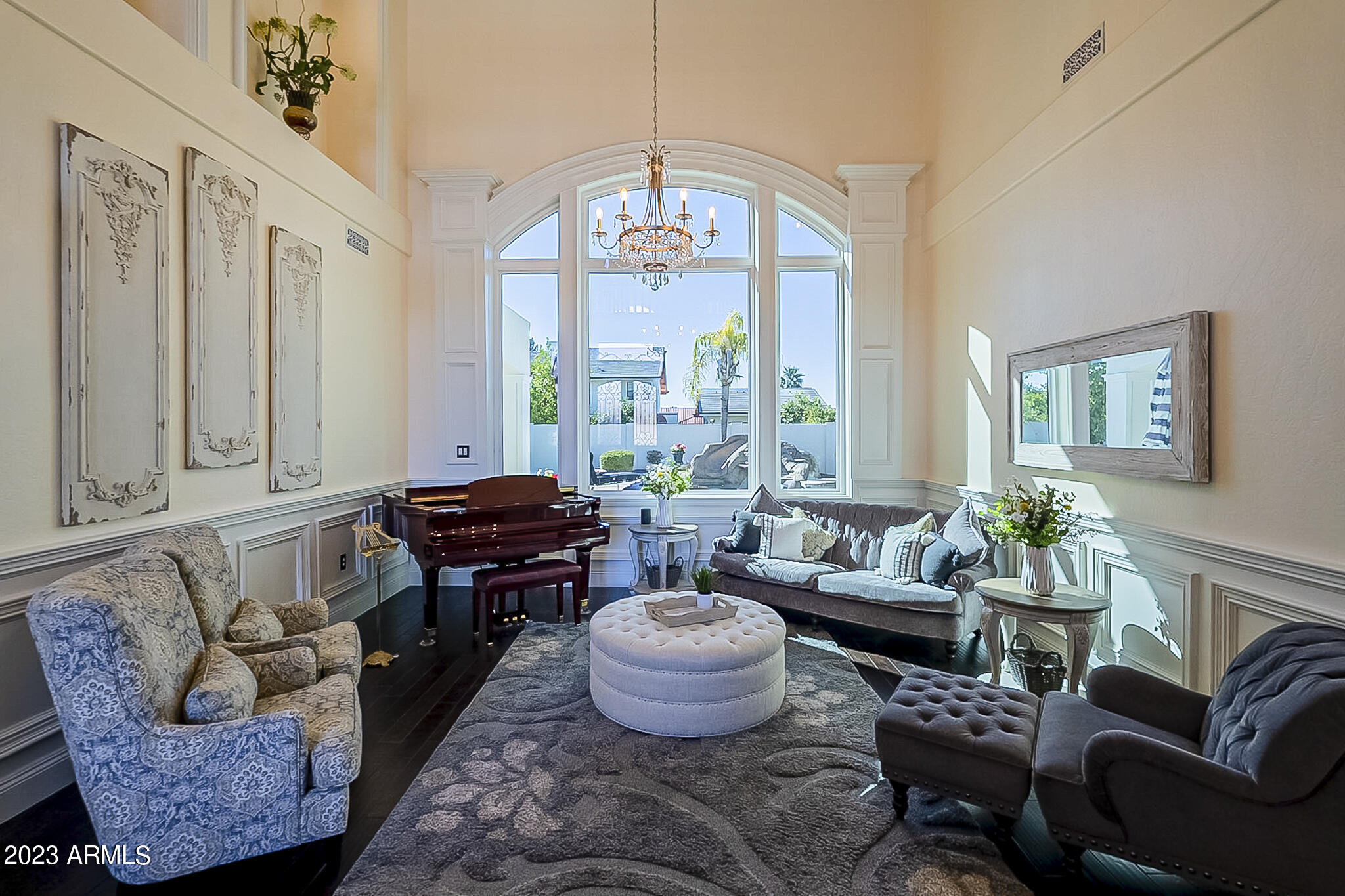 3227 E ENCANTO Street