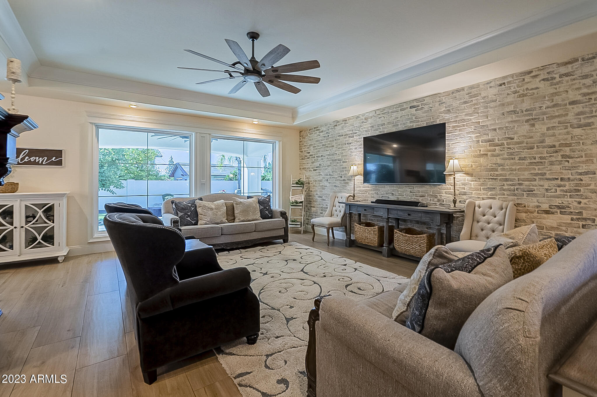 3227 E ENCANTO Street