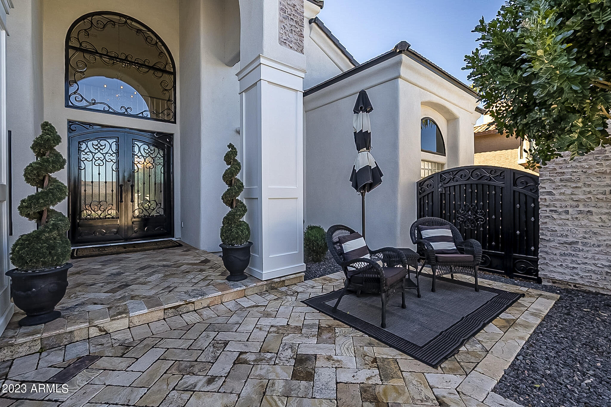 3227 E ENCANTO Street