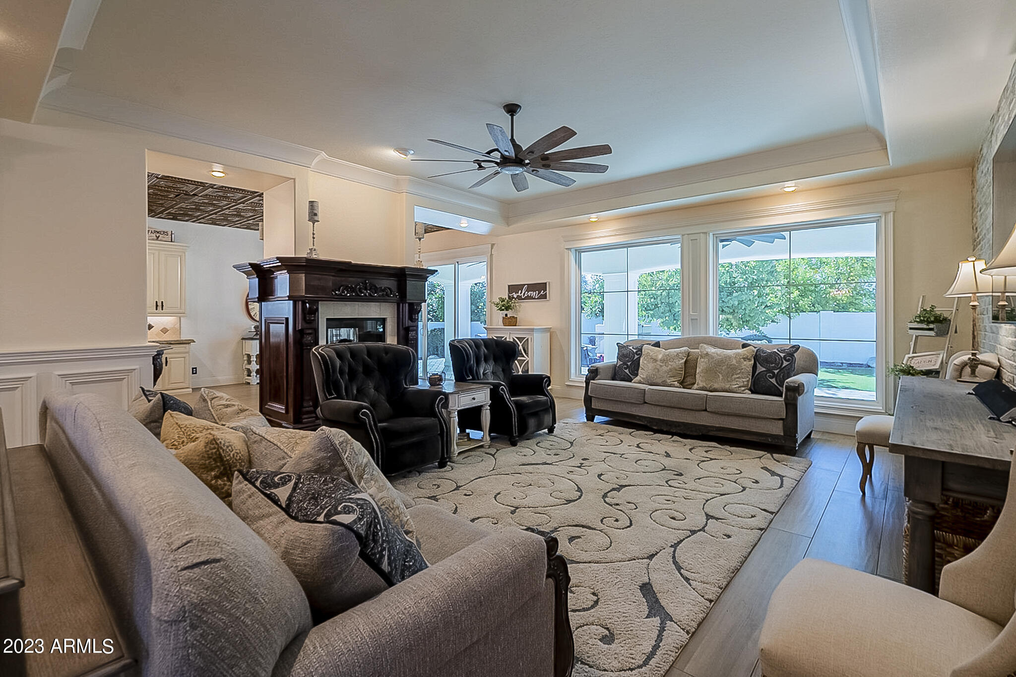 3227 E ENCANTO Street