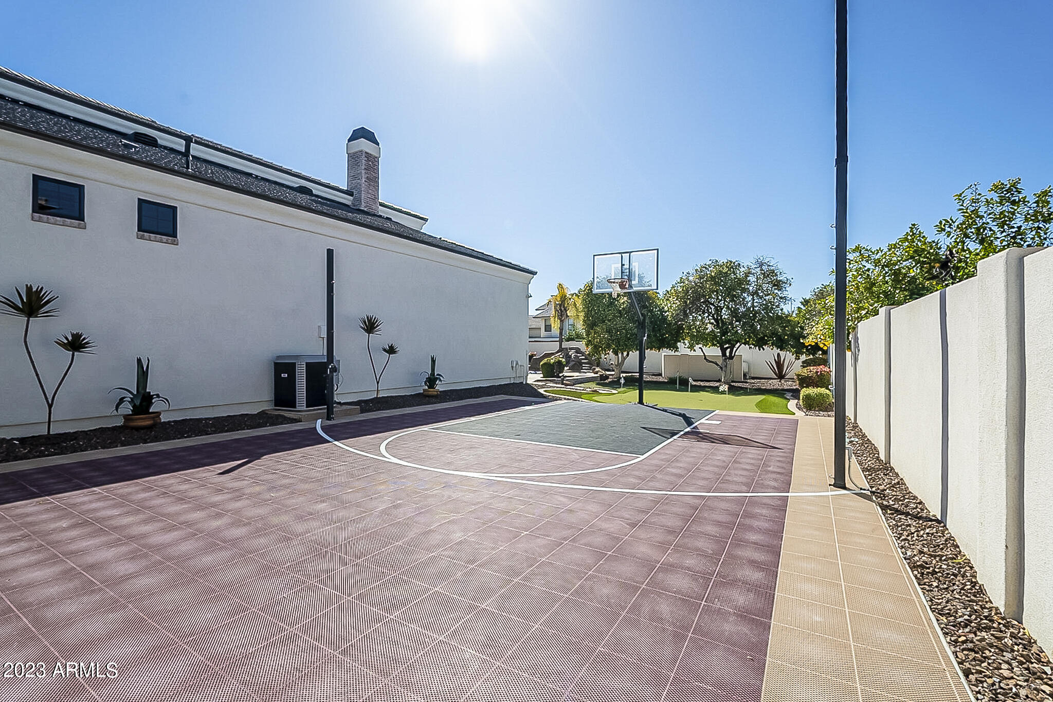3227 E ENCANTO Street