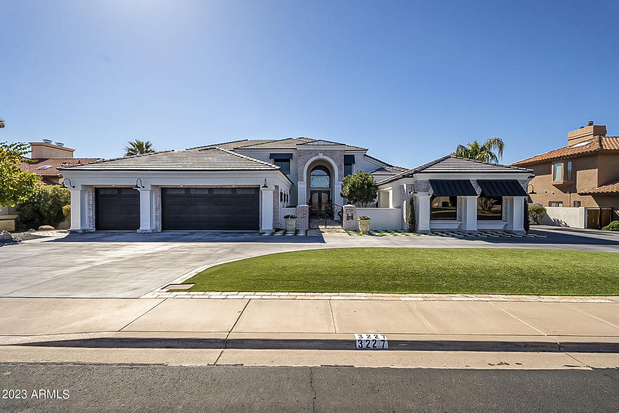 3227 E ENCANTO Street