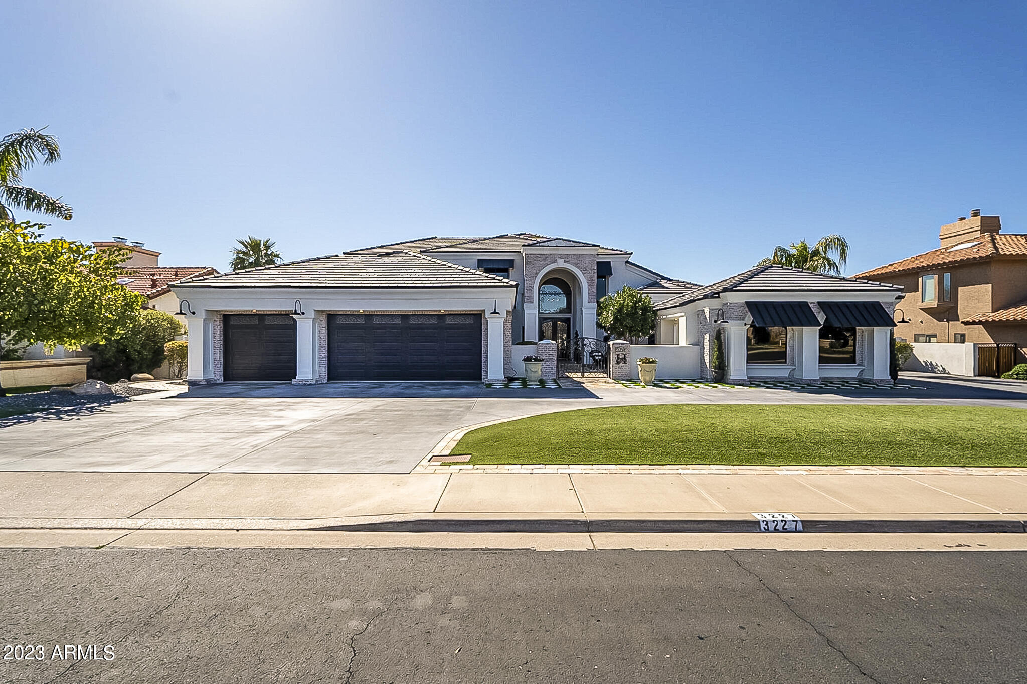 3227 E ENCANTO Street