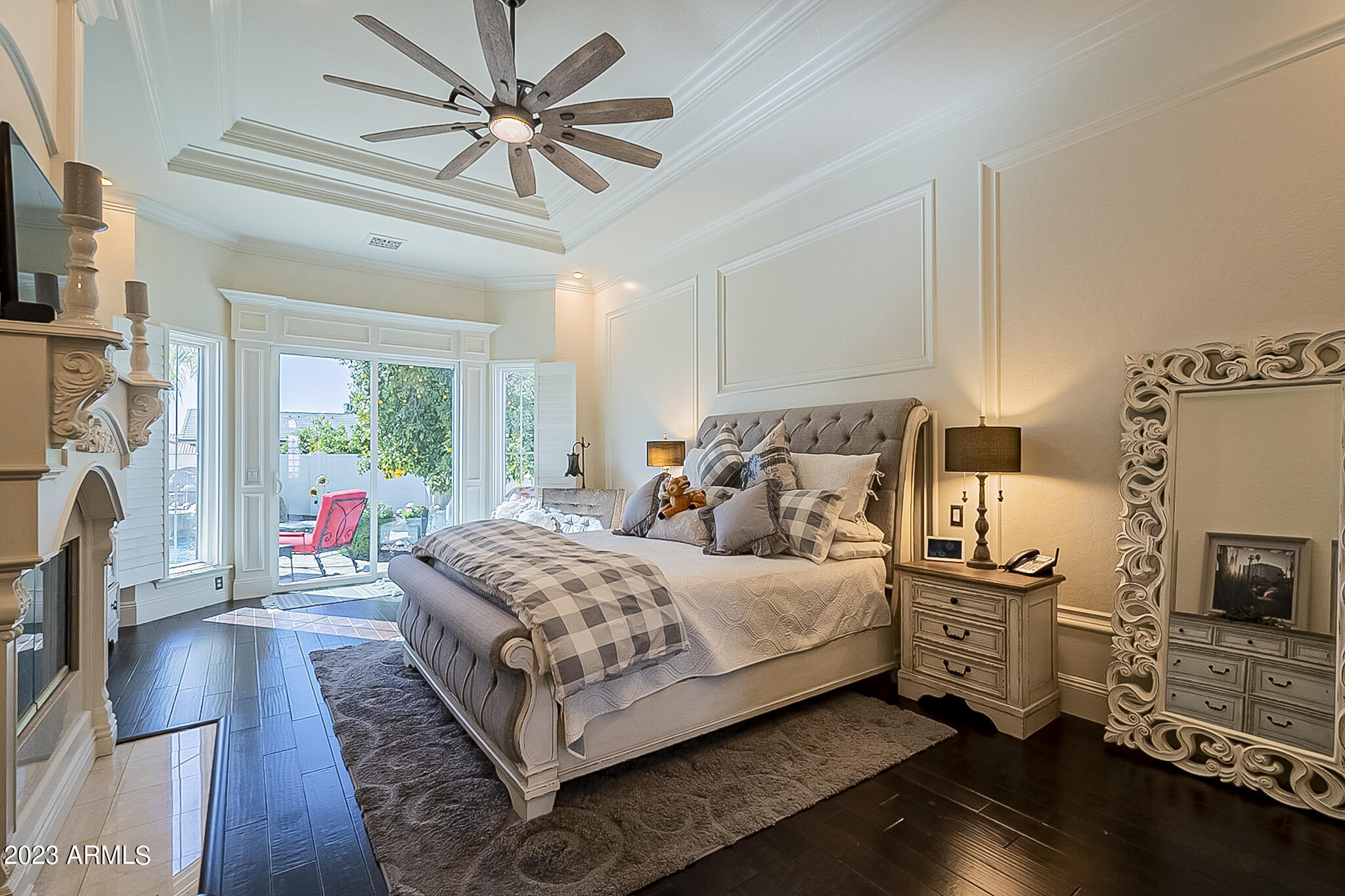 3227 E ENCANTO Street
