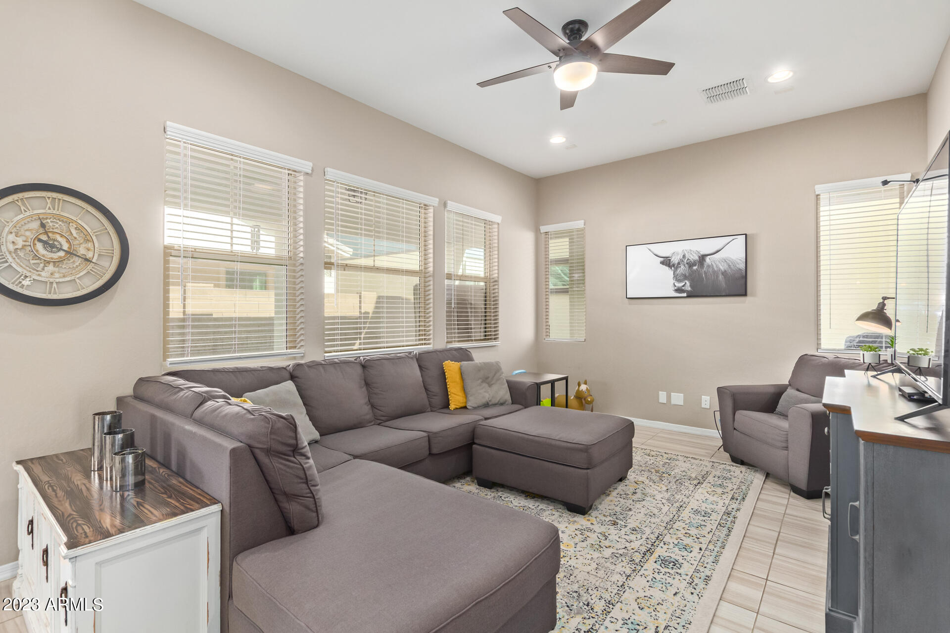 758 W WINCHESTER Drive