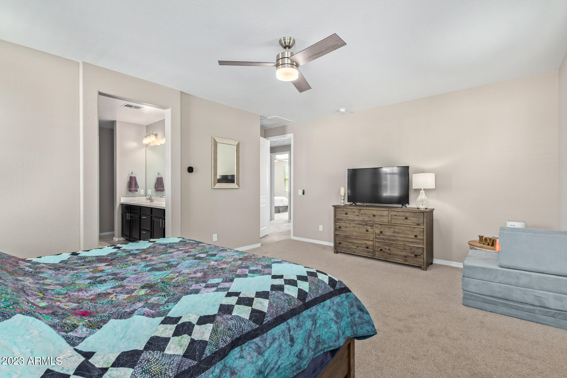 758 W WINCHESTER Drive