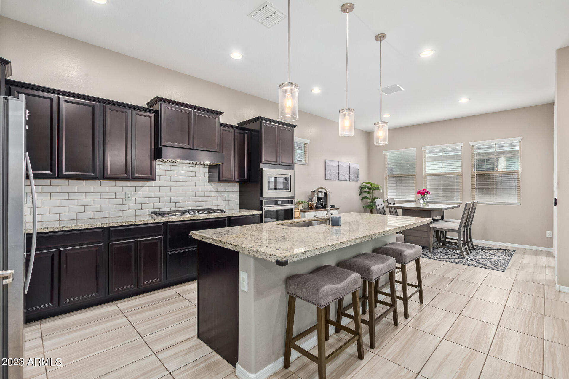 758 W WINCHESTER Drive