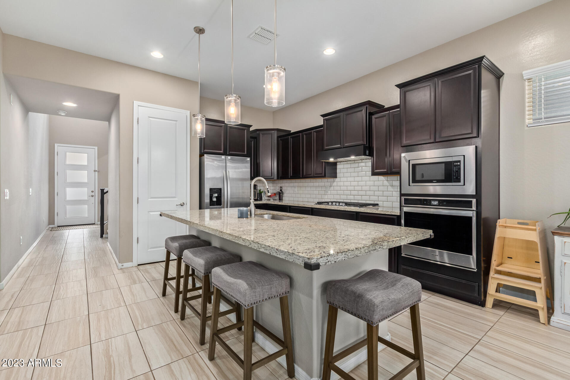 758 W WINCHESTER Drive