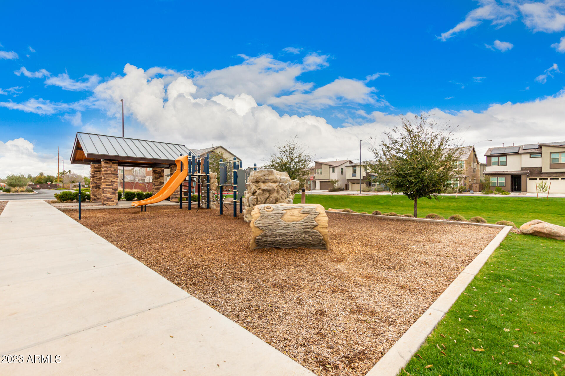 758 W WINCHESTER Drive