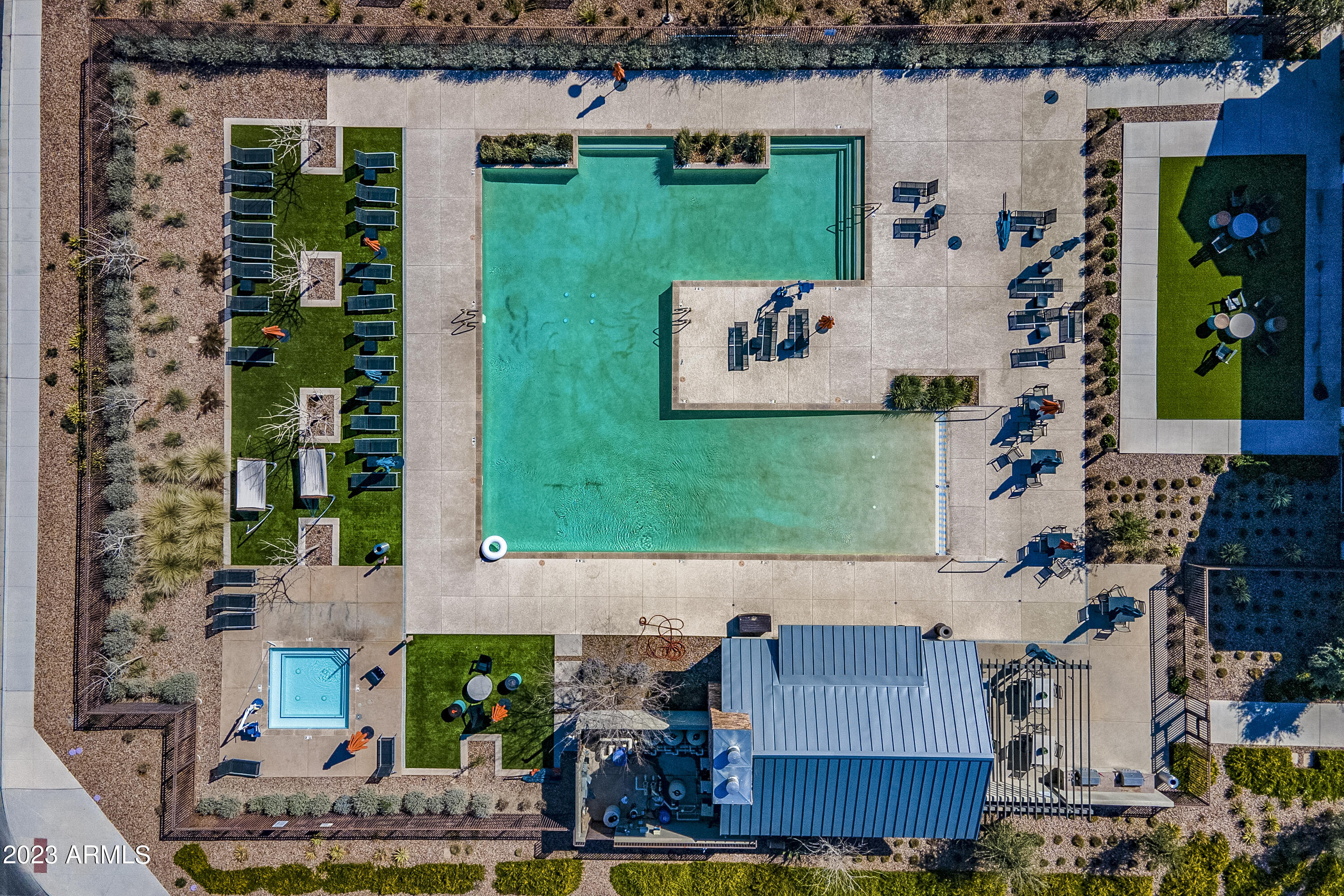 743 W WINCHESTER Drive