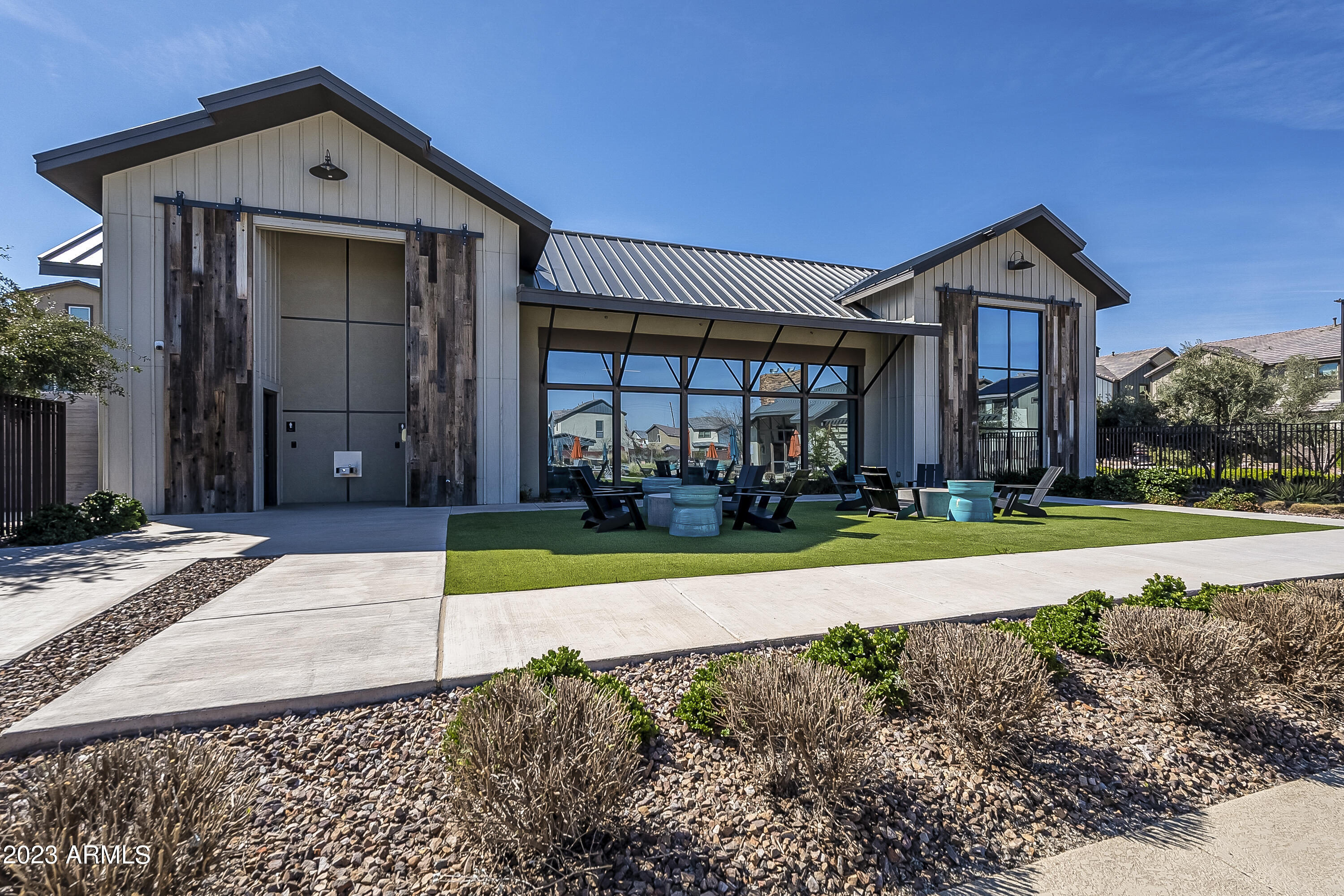743 W WINCHESTER Drive