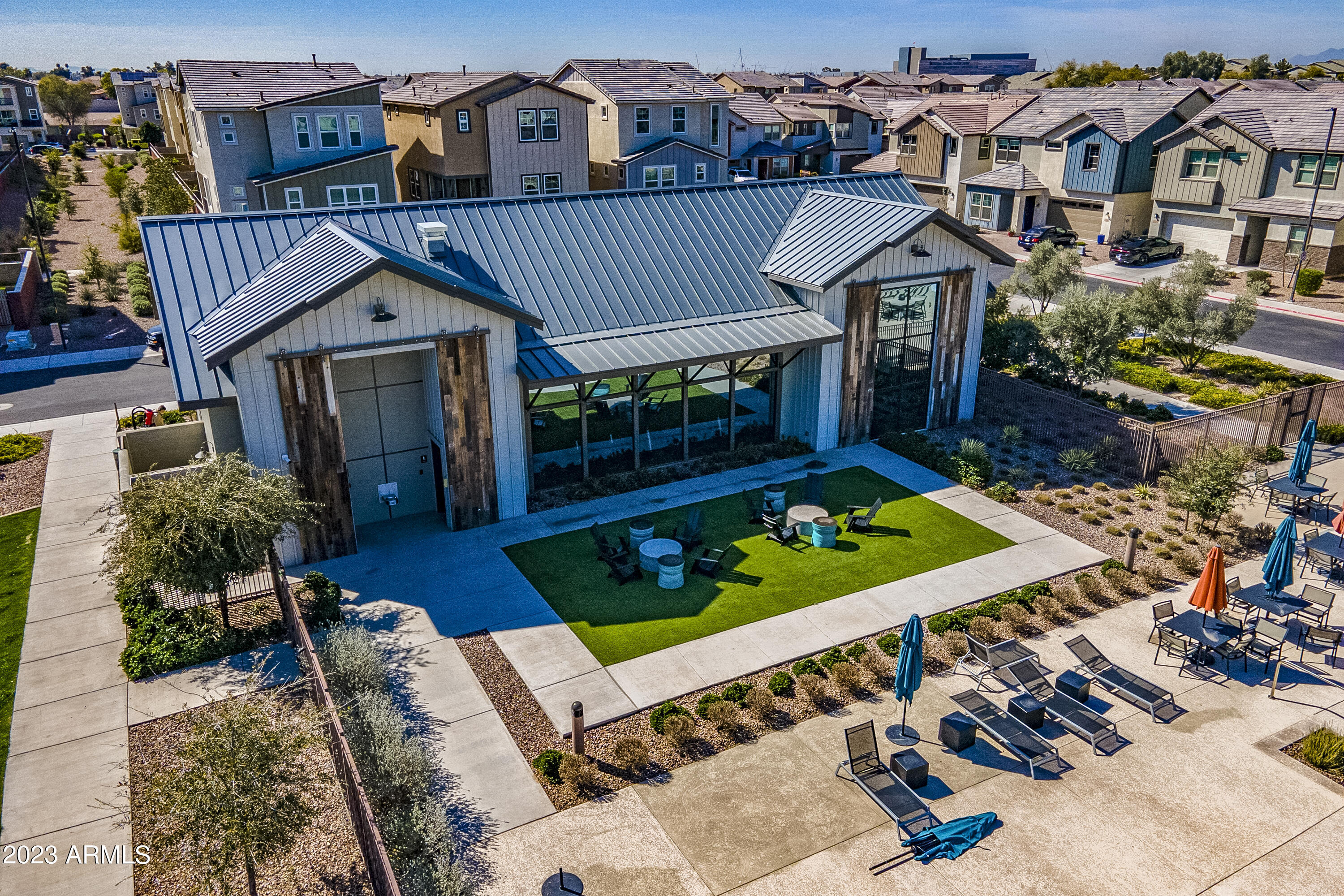 743 W WINCHESTER Drive