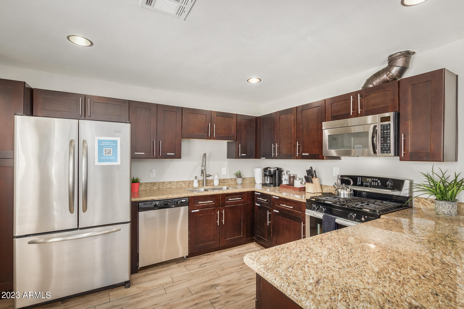 1303 W 10TH Street