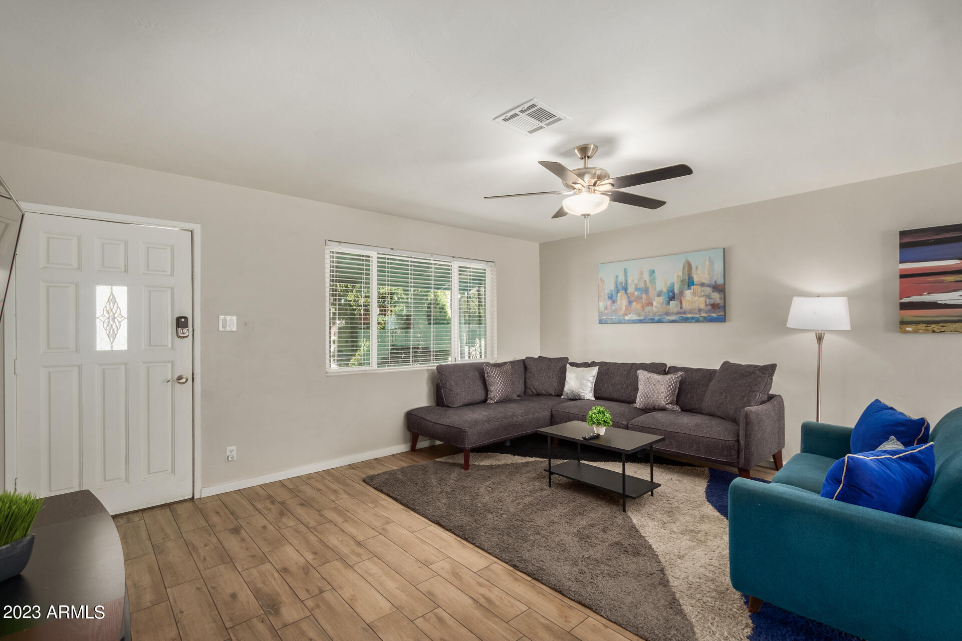 1303 W 10TH Street