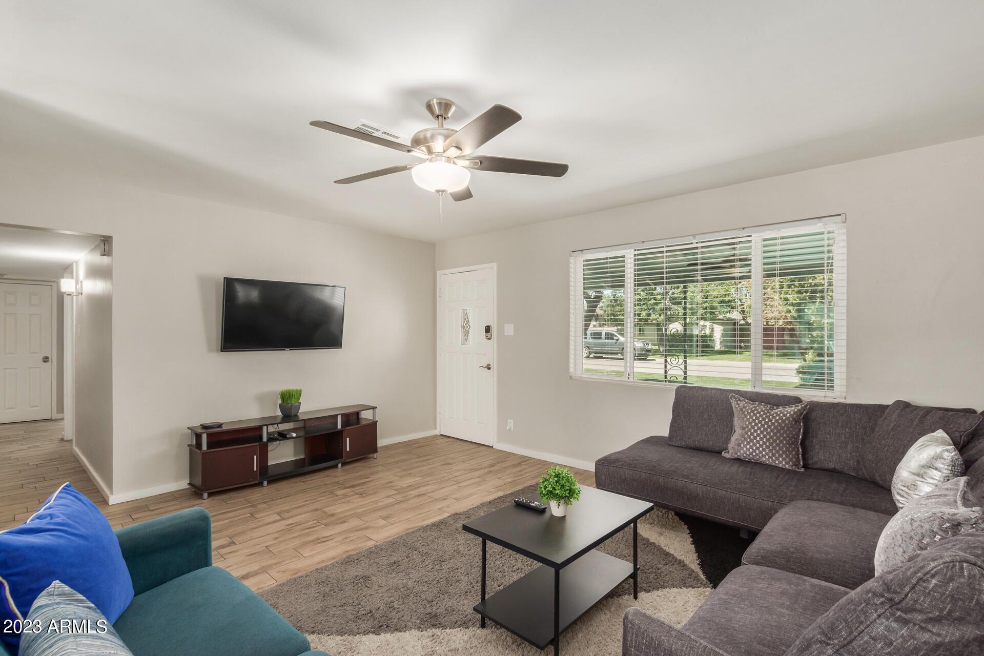1303 W 10TH Street
