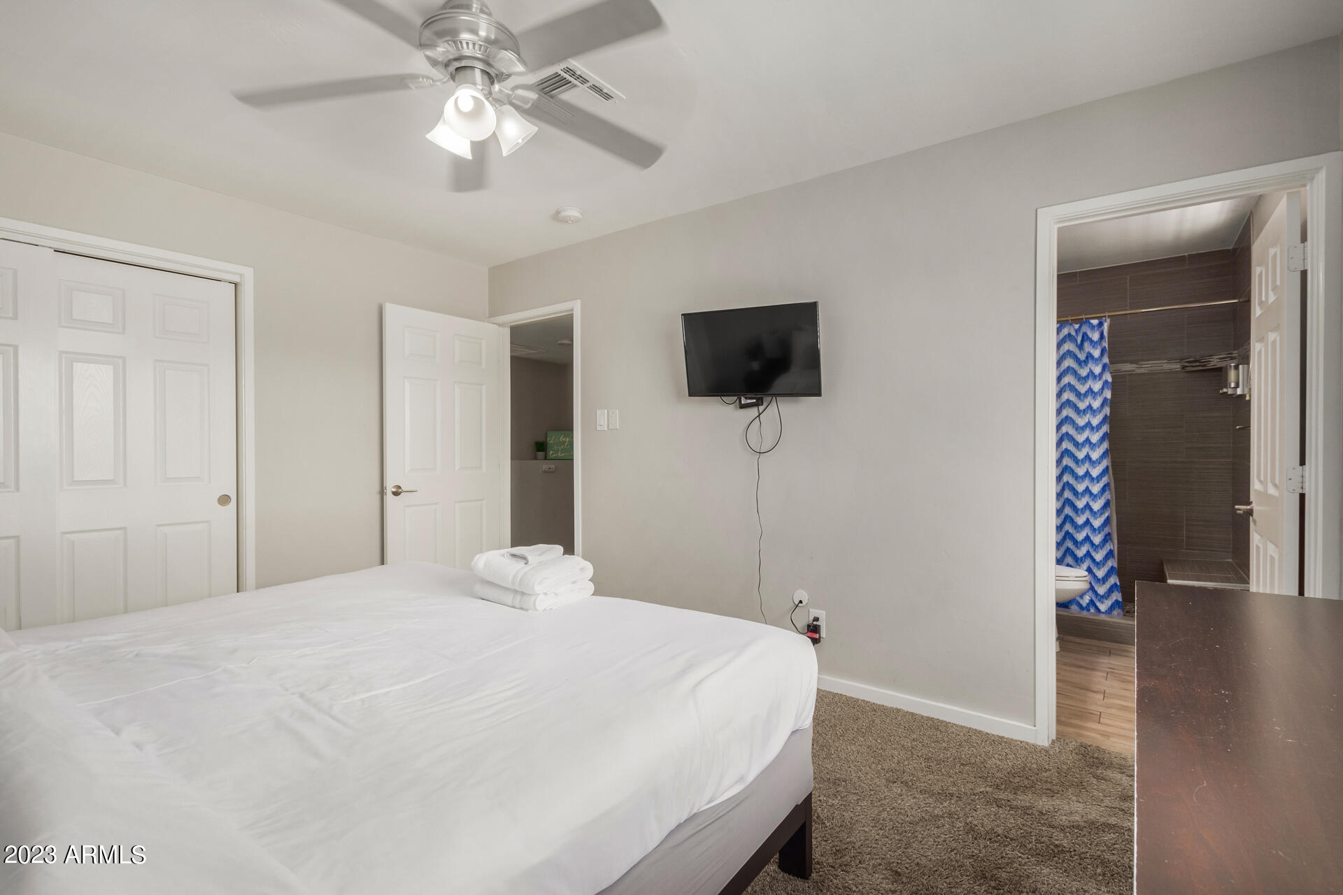 1303 W 10TH Street