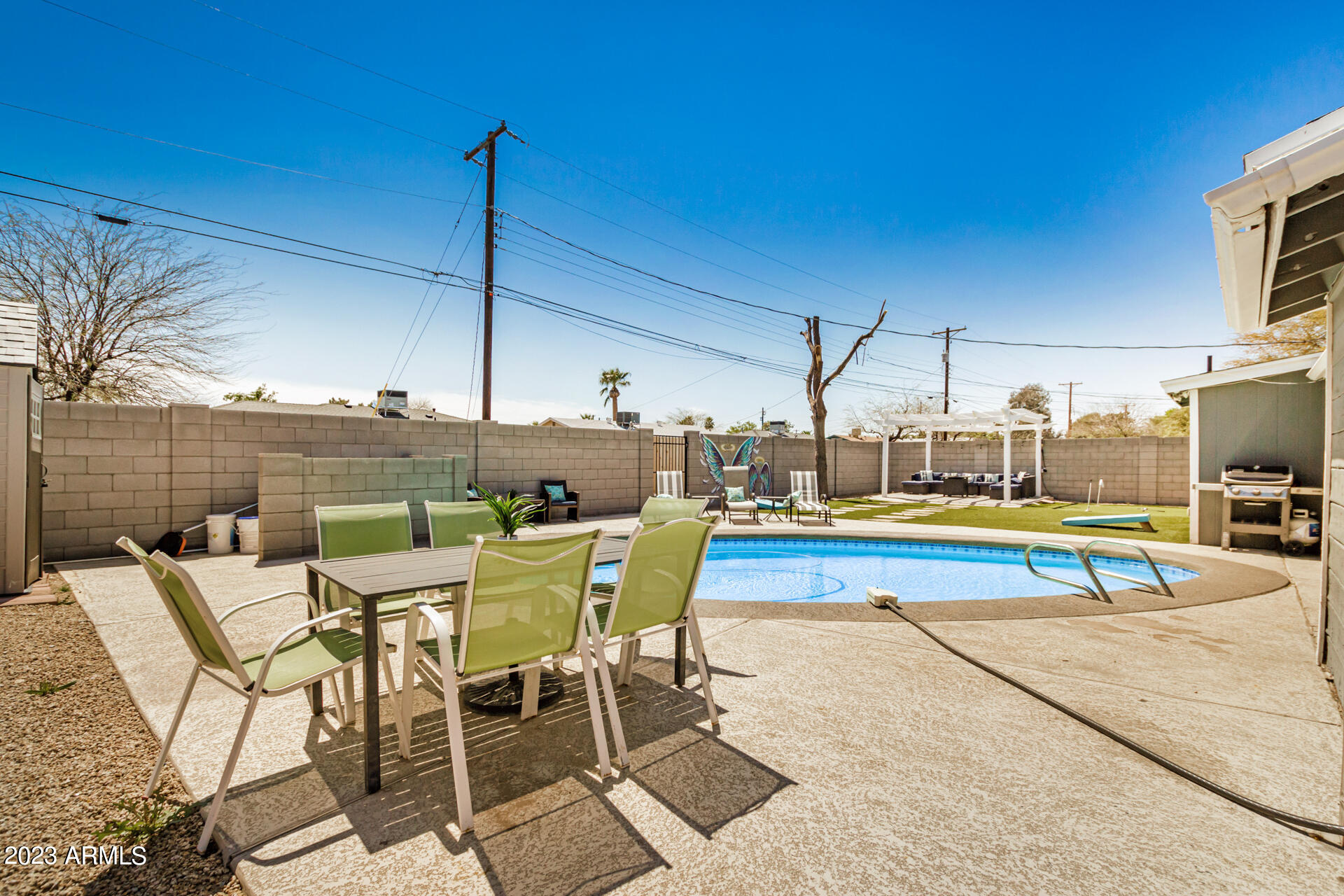 1303 W 10TH Street
