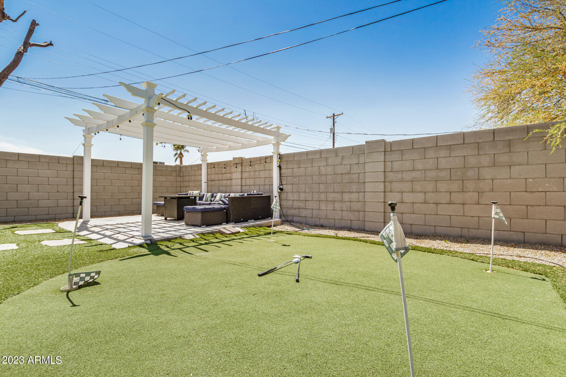 1303 W 10TH Street