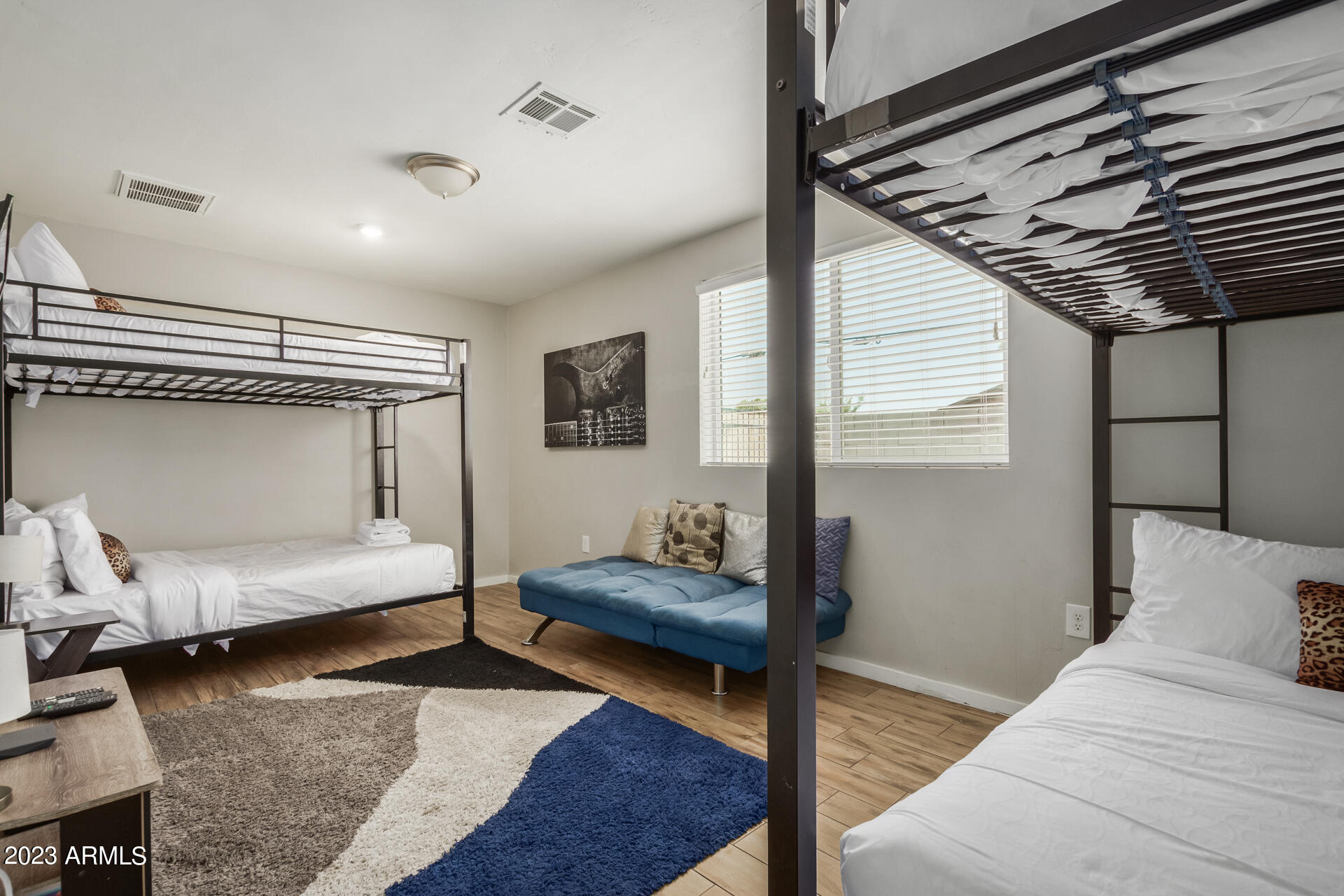 1303 W 10TH Street