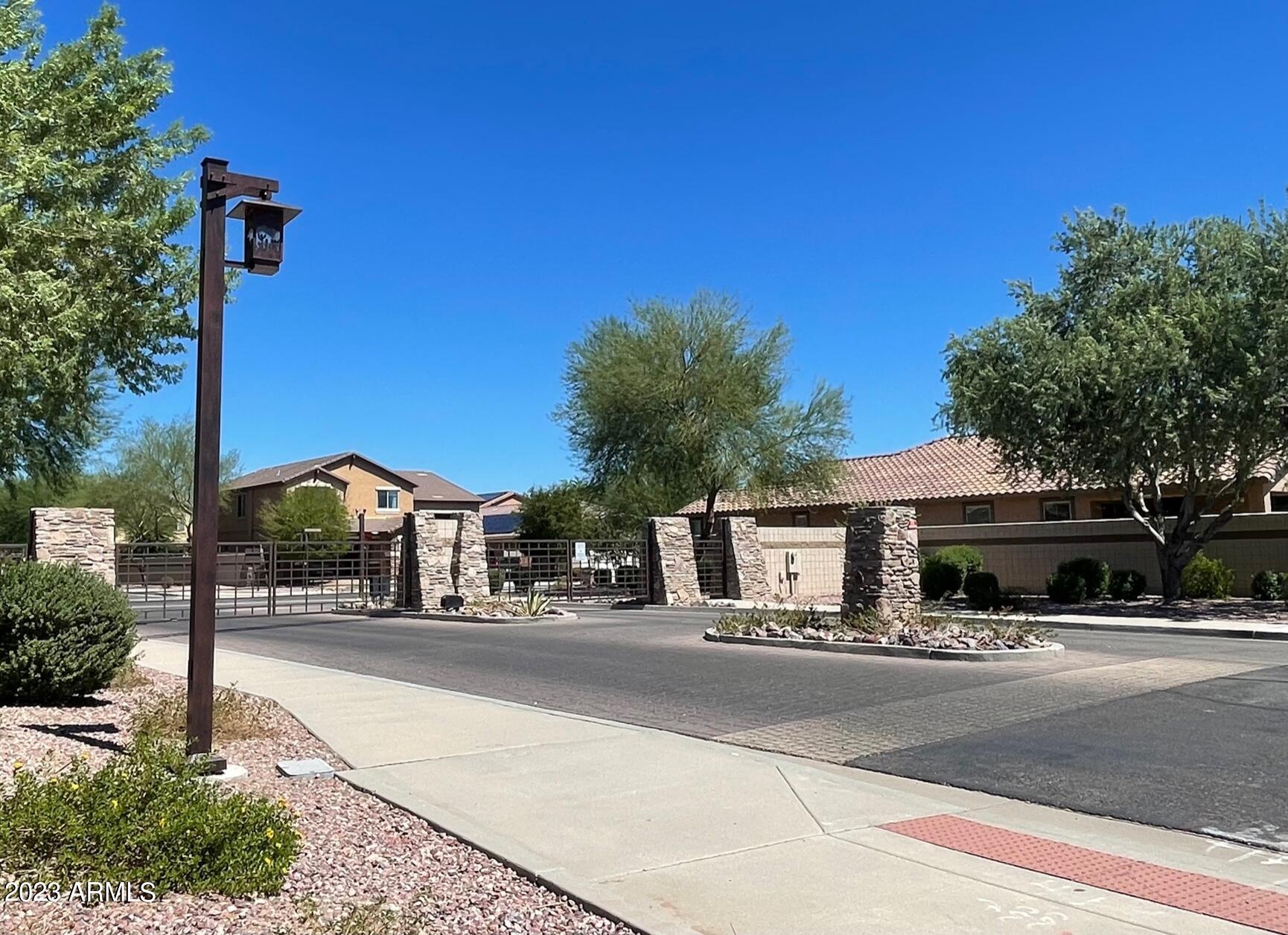 7912 W QUAIL TRACK Drive