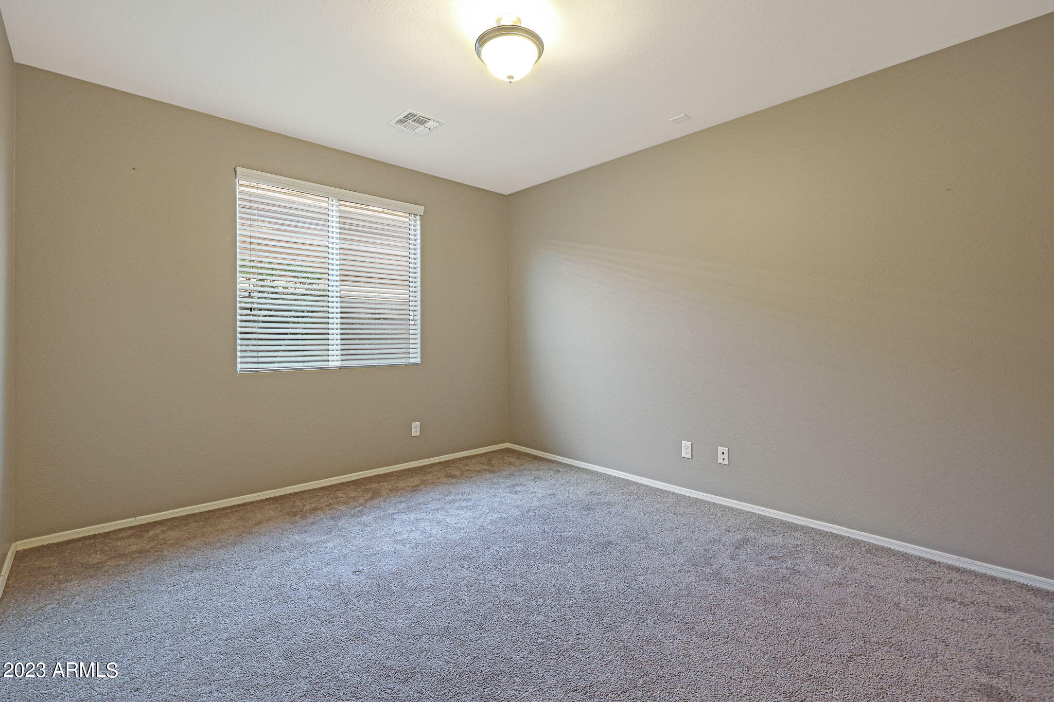 7912 W QUAIL TRACK Drive