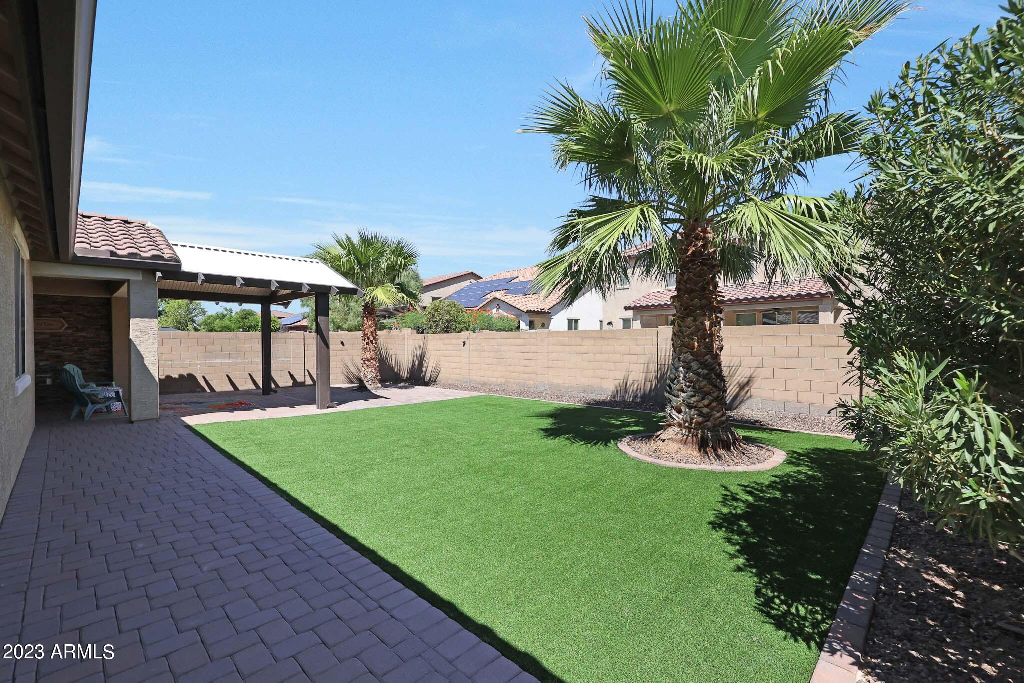 7912 W QUAIL TRACK Drive