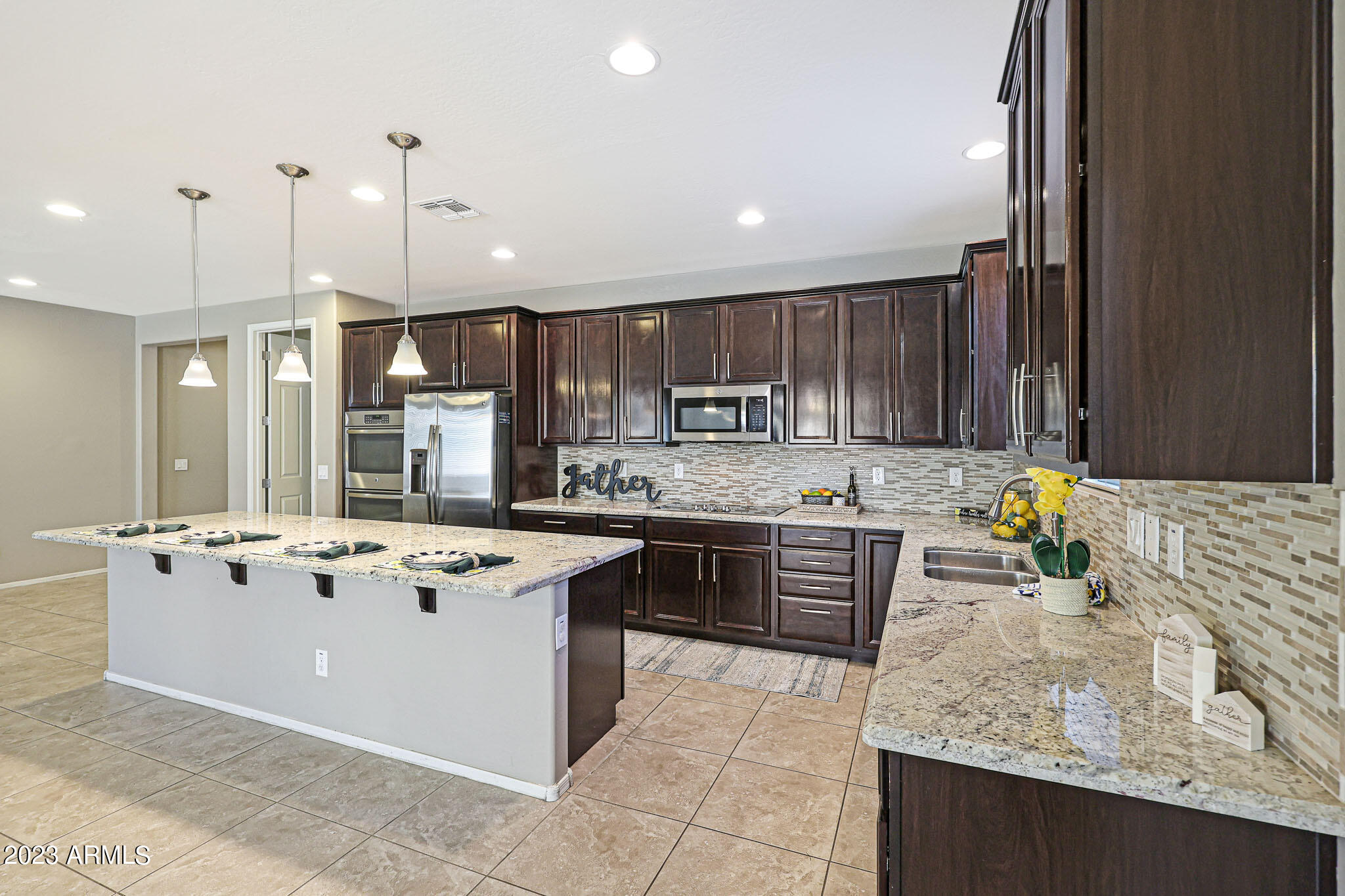 7912 W QUAIL TRACK Drive