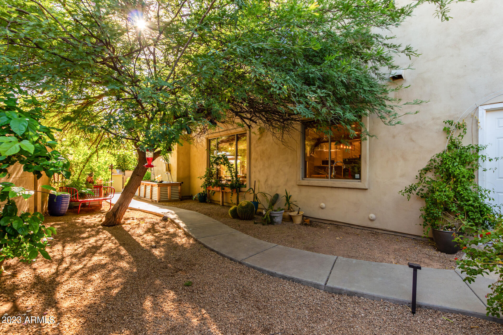 4127 E PULLMAN Road