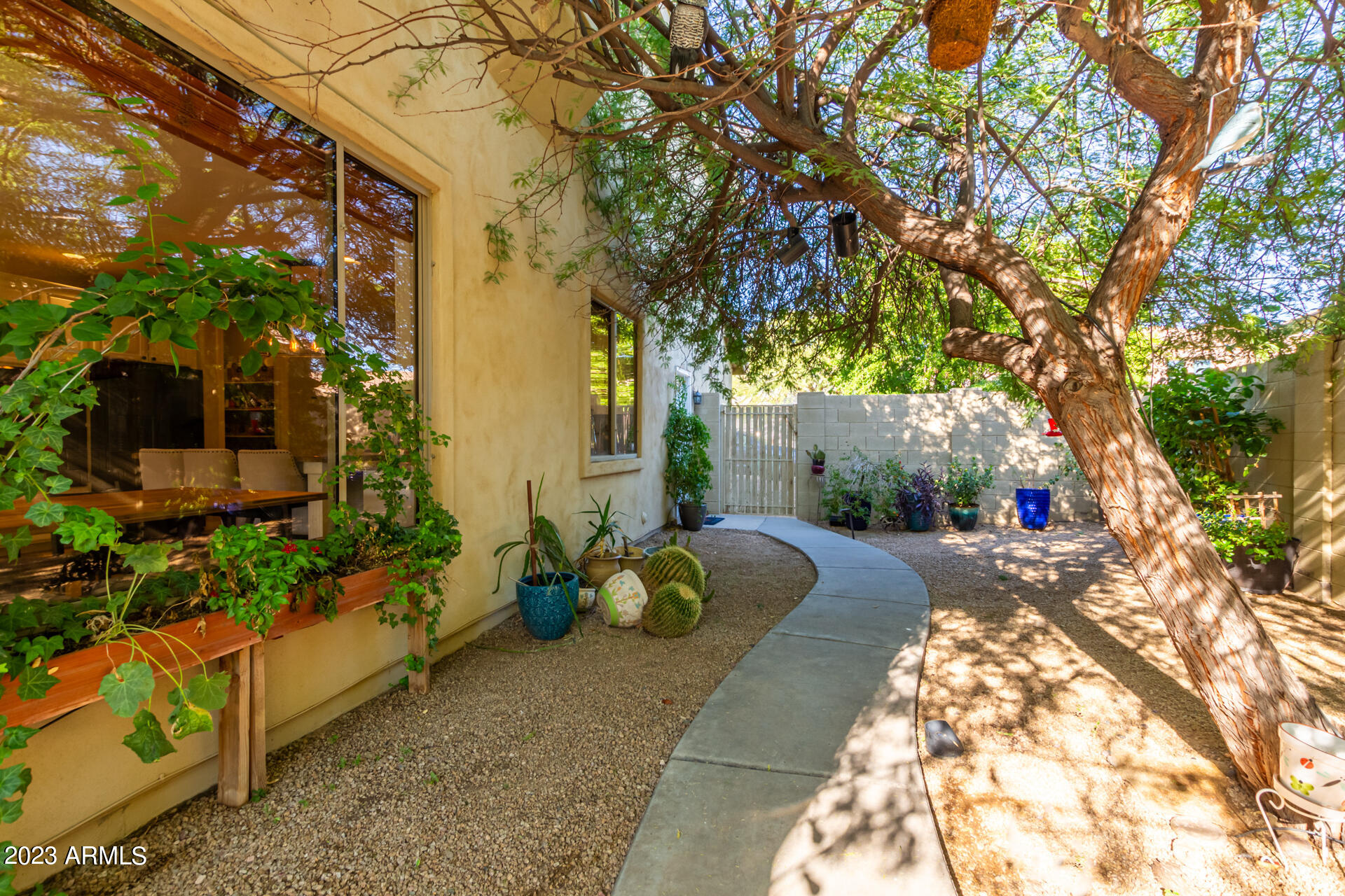 4127 E PULLMAN Road