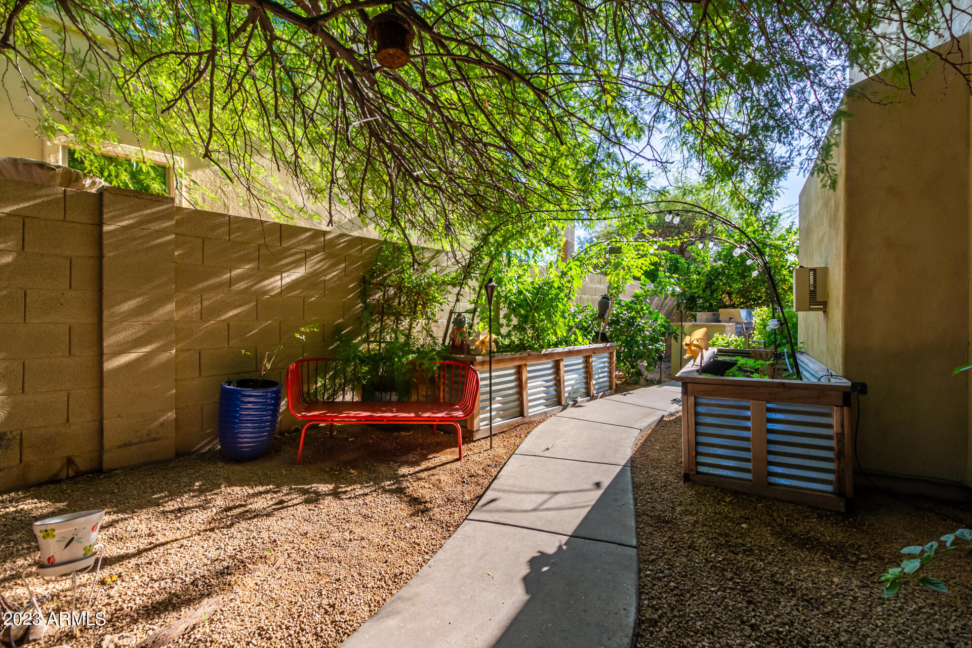 4127 E PULLMAN Road