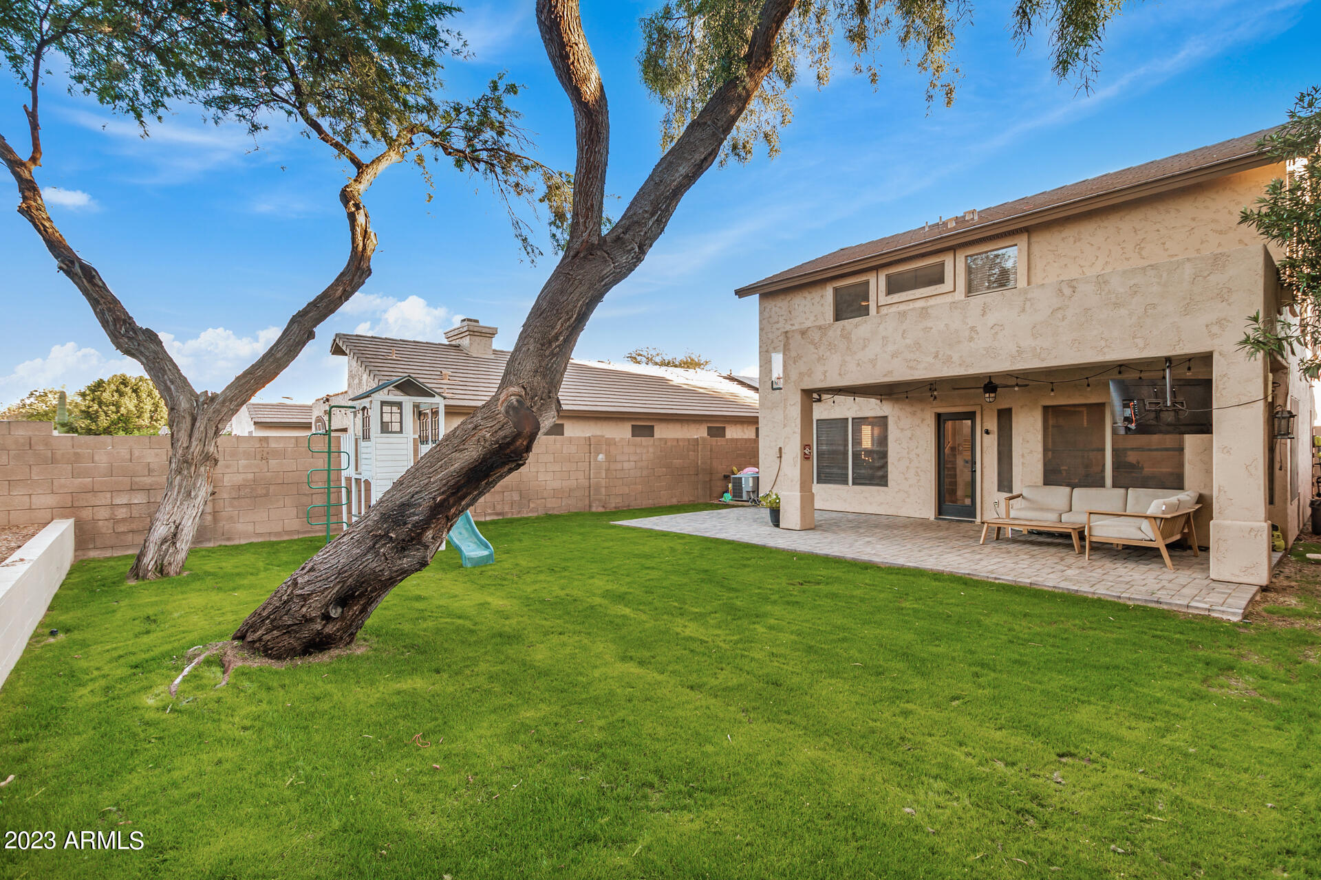 4622 E LONE CACTUS Drive