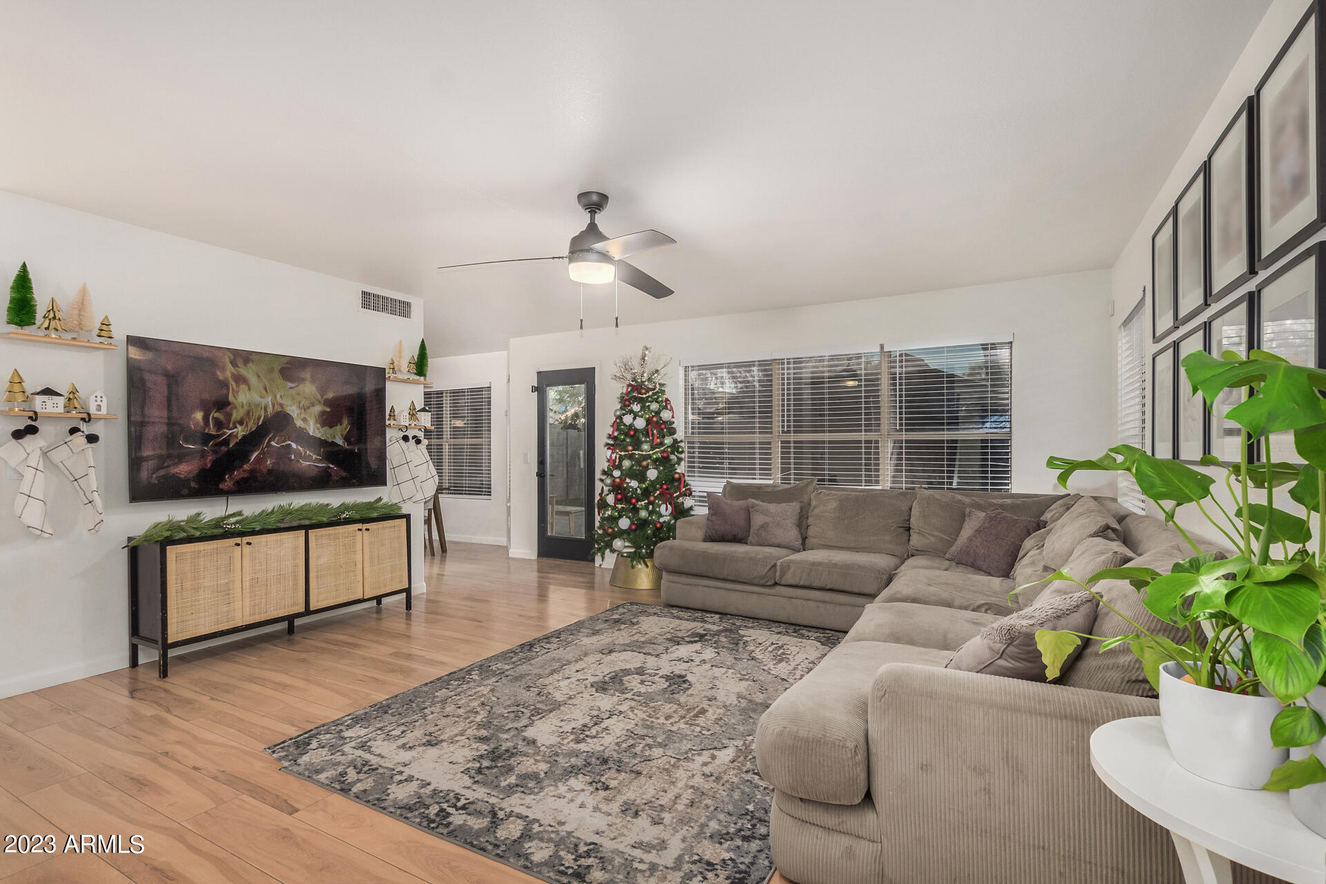4622 E LONE CACTUS Drive