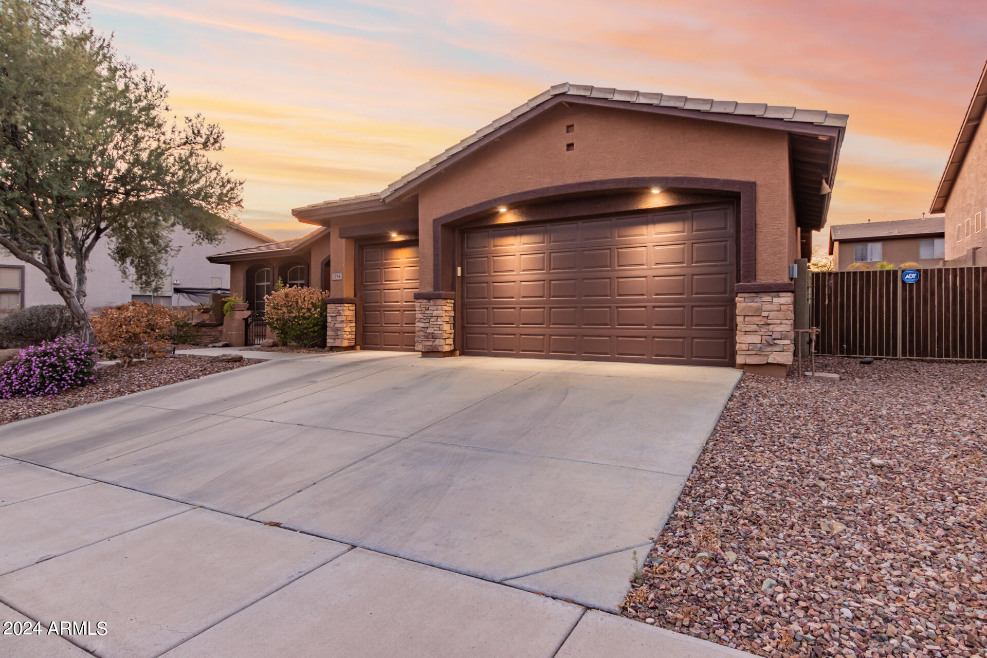 2734 W Adventure Drive