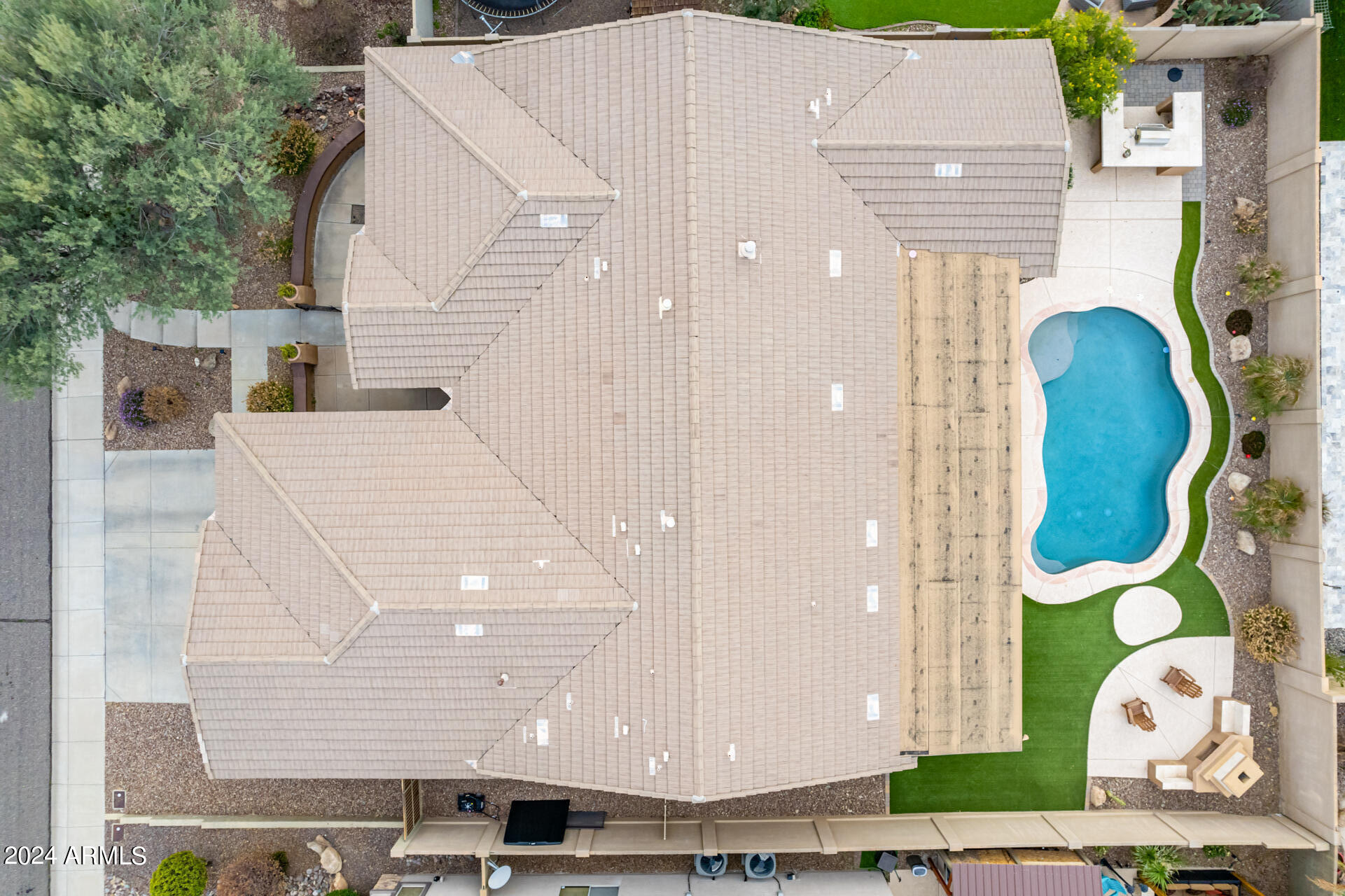 2734 W Adventure Drive