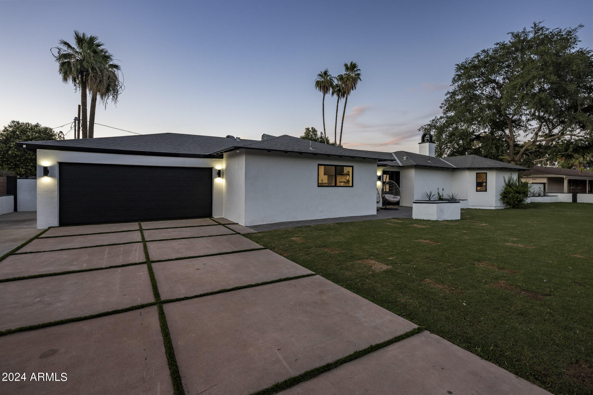 808 W BUTLER Drive
