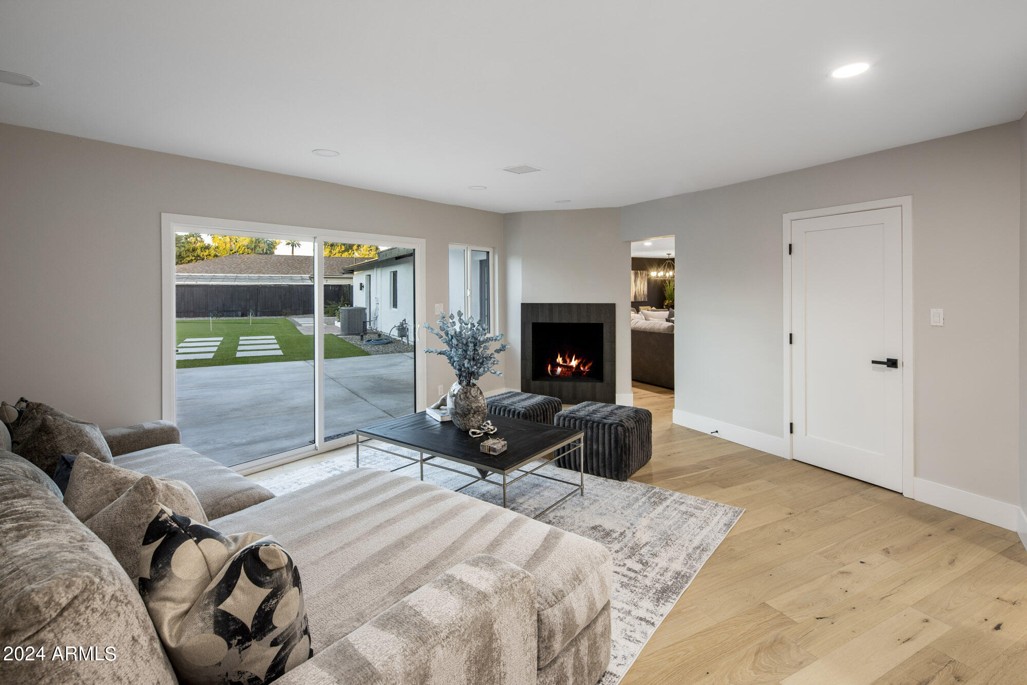 808 W BUTLER Drive