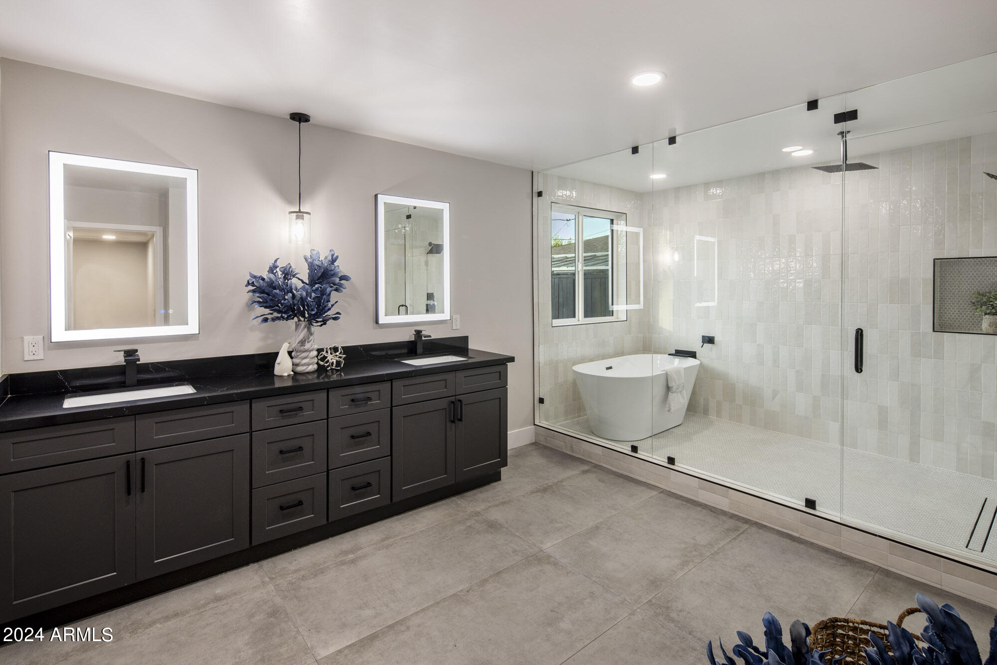 808 W BUTLER Drive