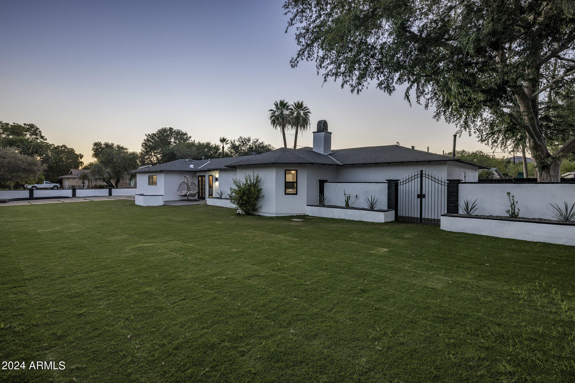 808 W BUTLER Drive