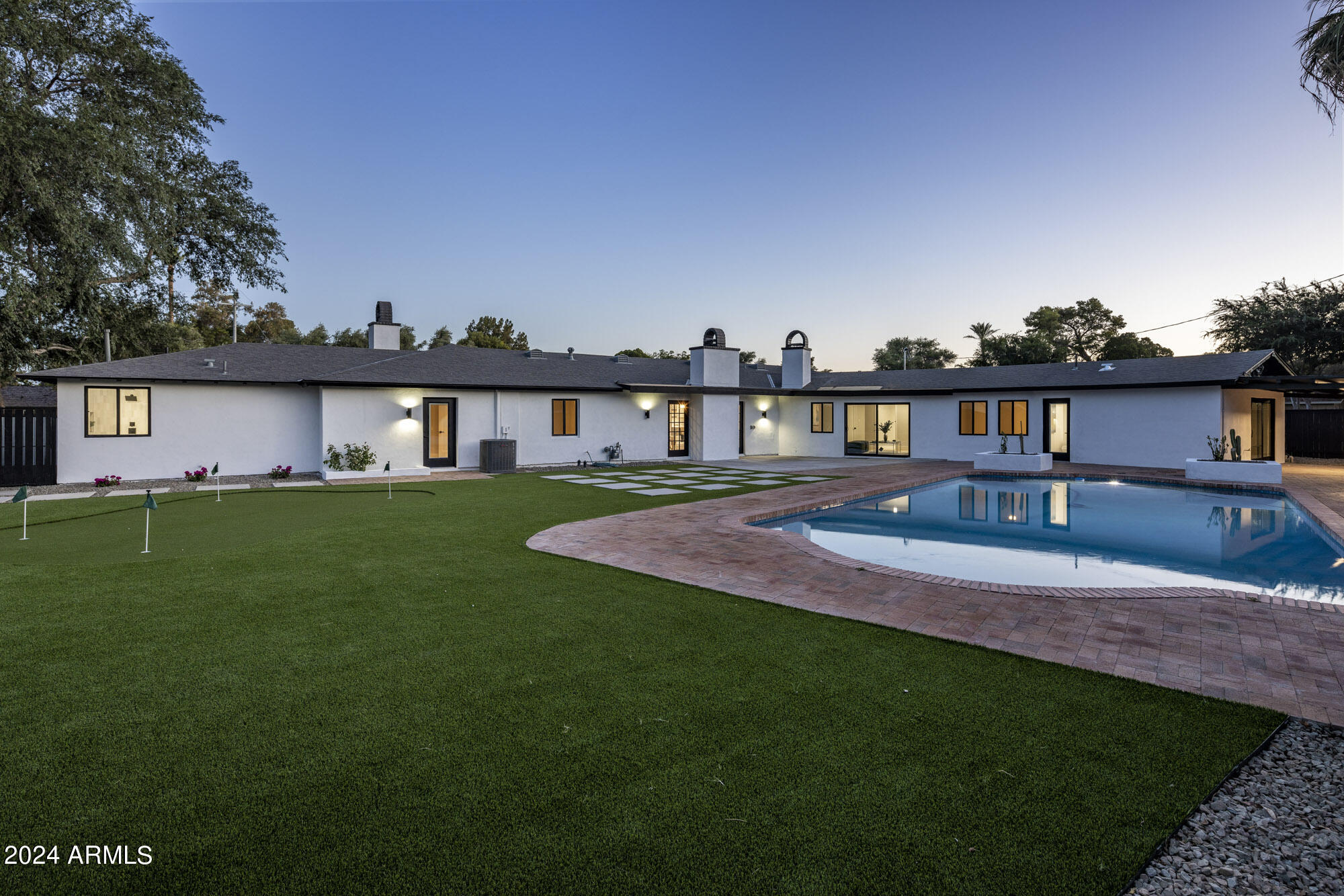808 W BUTLER Drive
