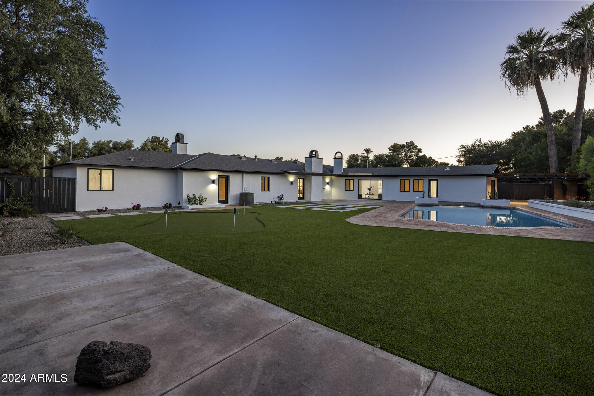 808 W BUTLER Drive